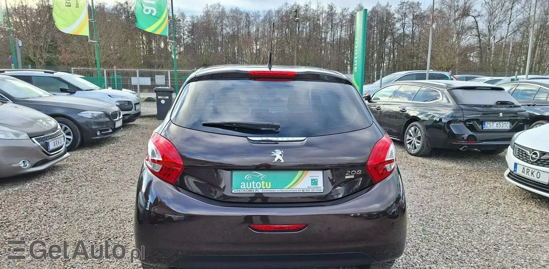 PEUGEOT 208 