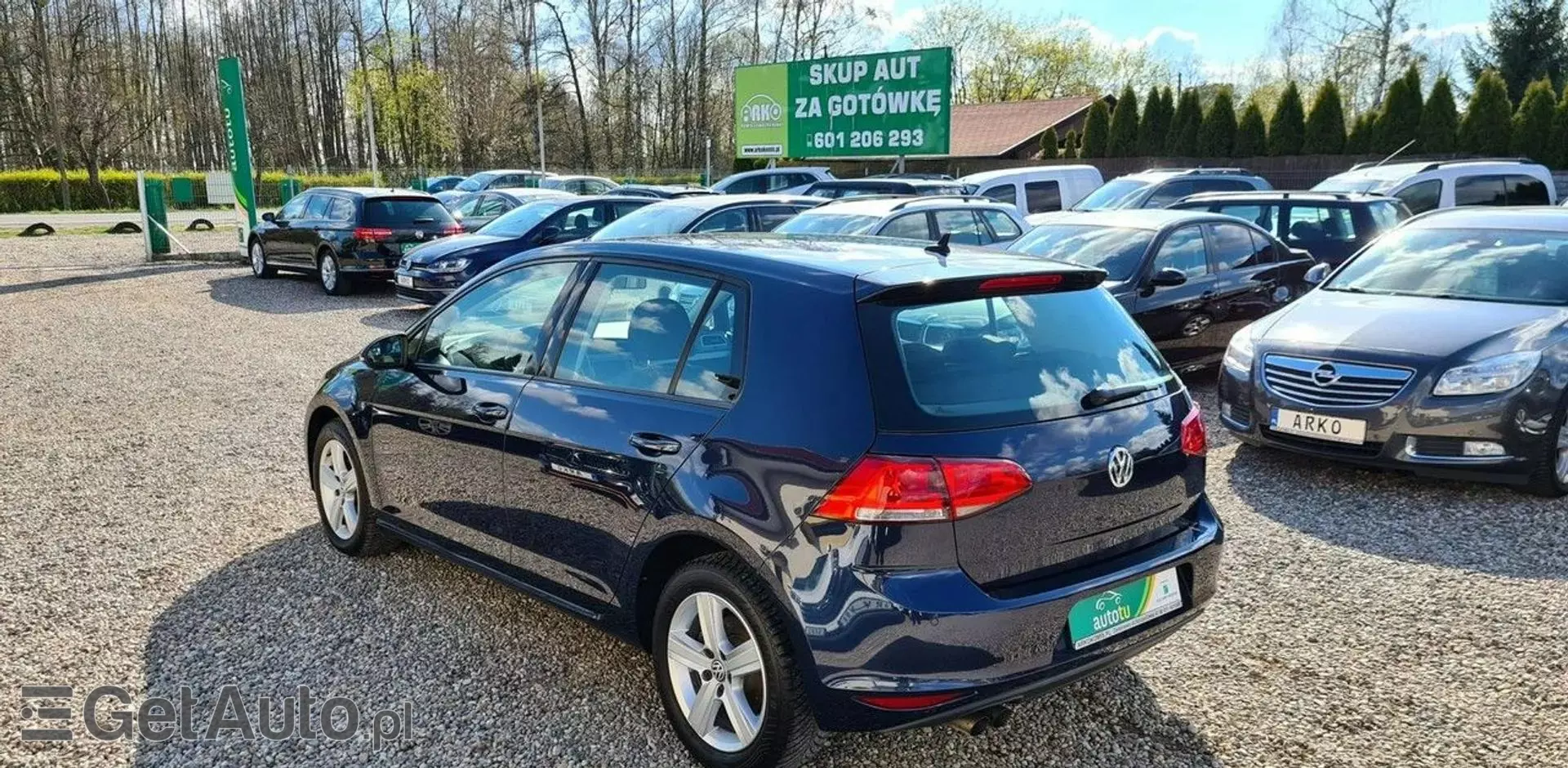 VOLKSWAGEN Golf 