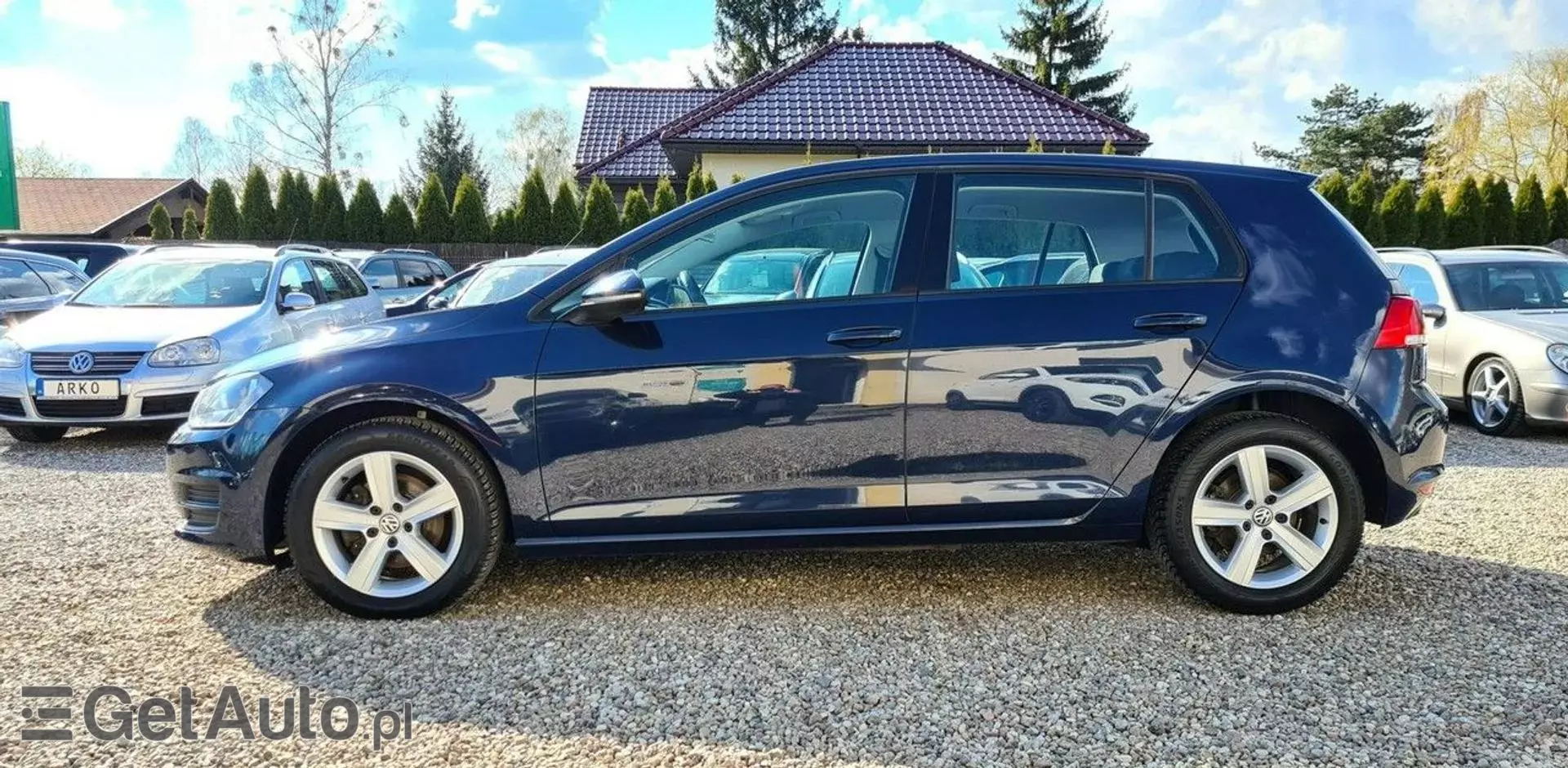 VOLKSWAGEN Golf 