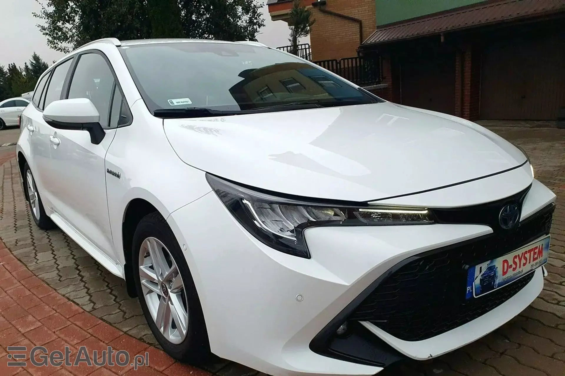 TOYOTA Corolla 1.8i (122 KM) Hybrid CVT