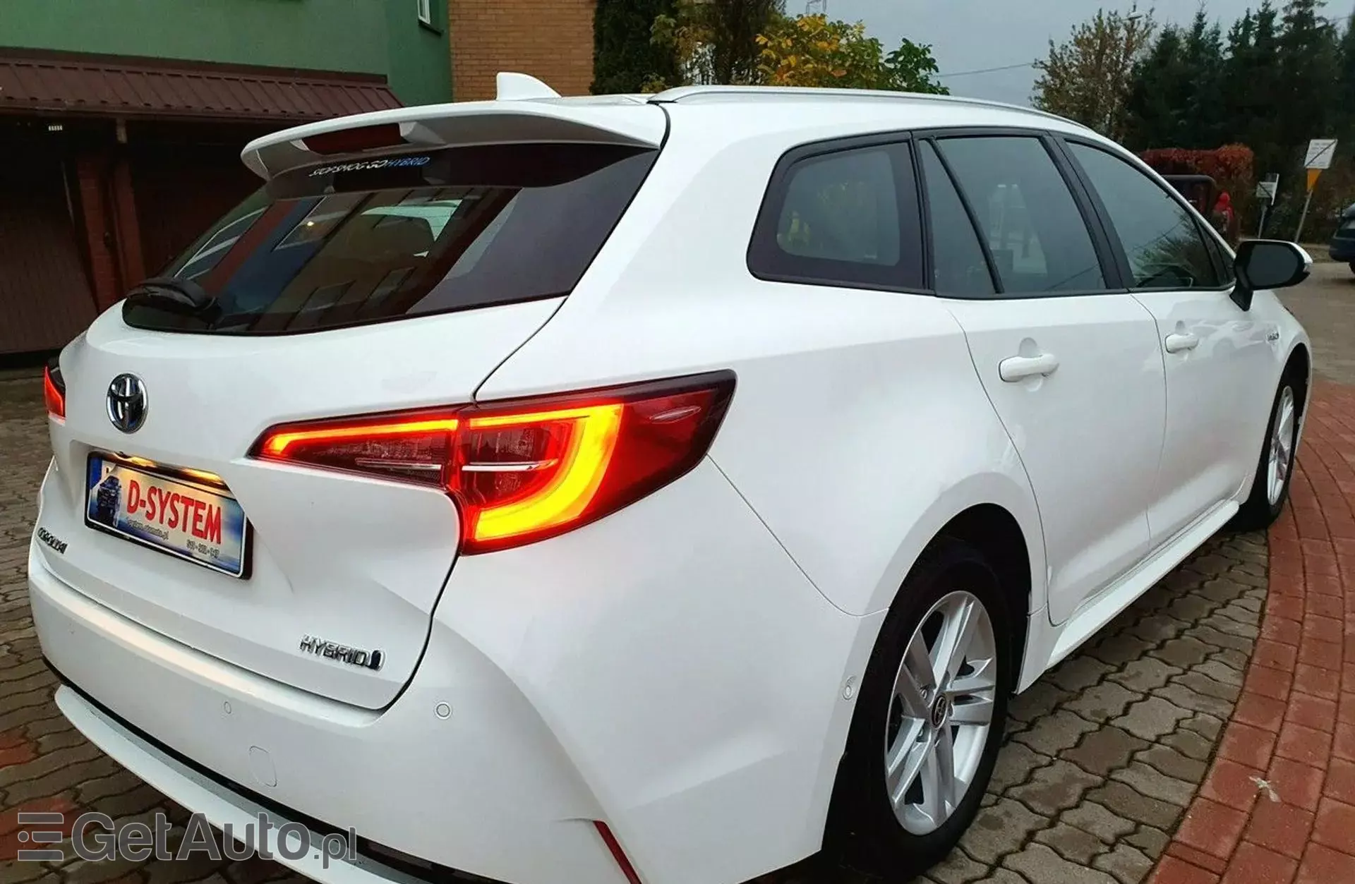 TOYOTA Corolla 1.8i (122 KM) Hybrid CVT