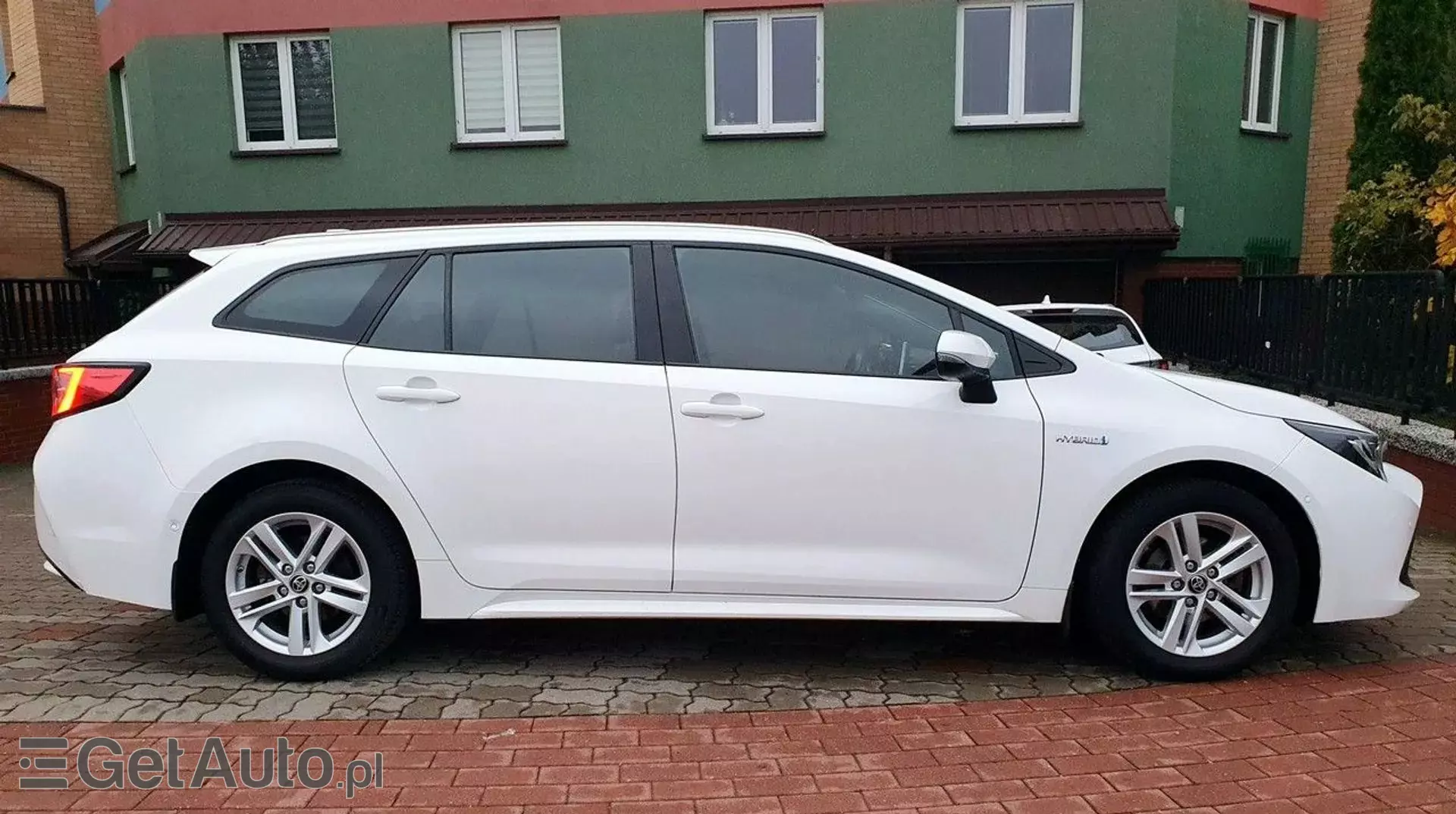 TOYOTA Corolla 1.8i (122 KM) Hybrid CVT