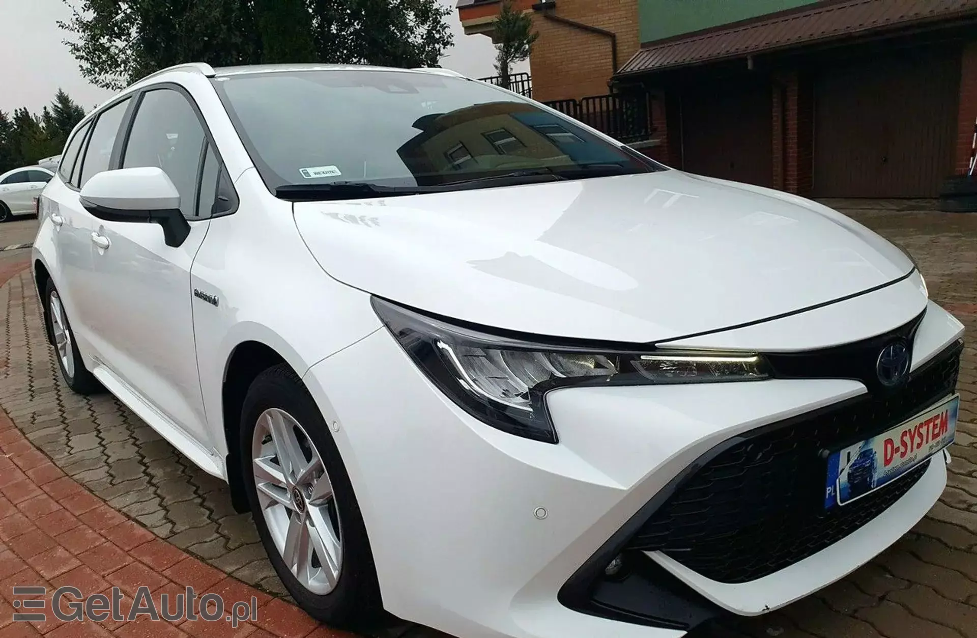 TOYOTA Corolla 1.8i (122 KM) Hybrid CVT