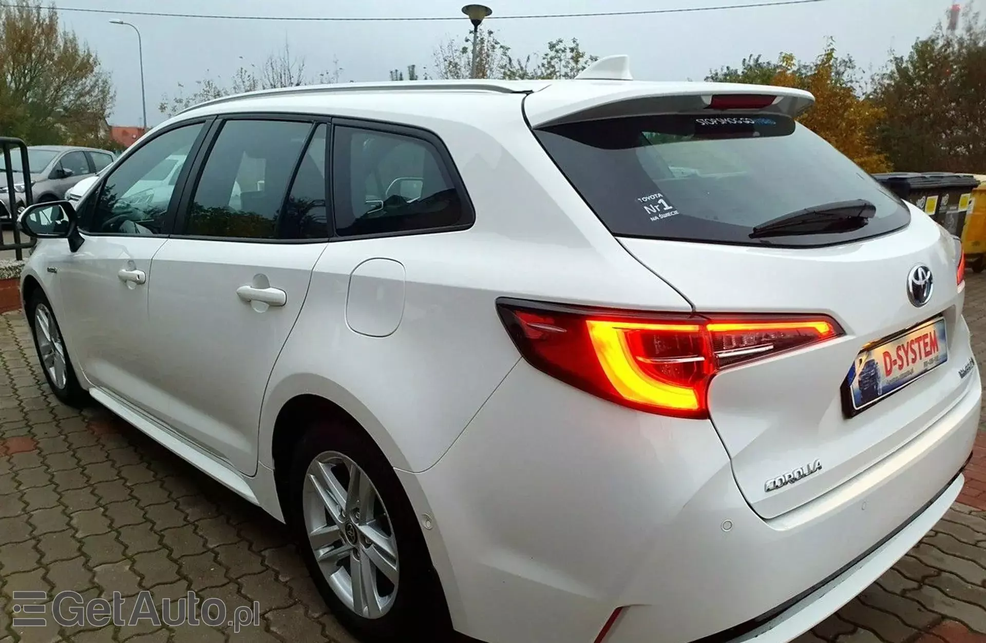 TOYOTA Corolla 1.8i (122 KM) Hybrid CVT