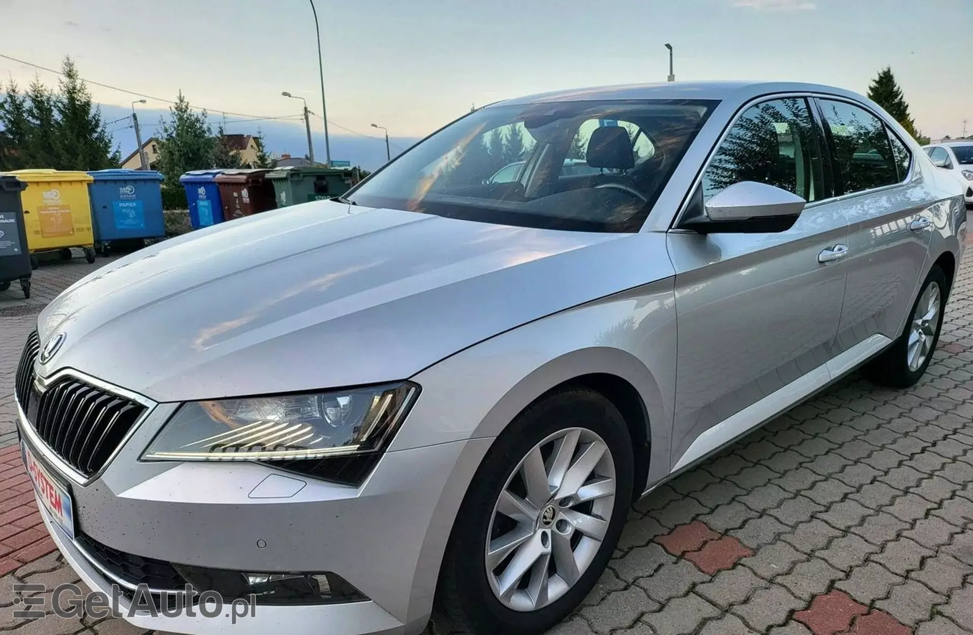 SKODA Superb 