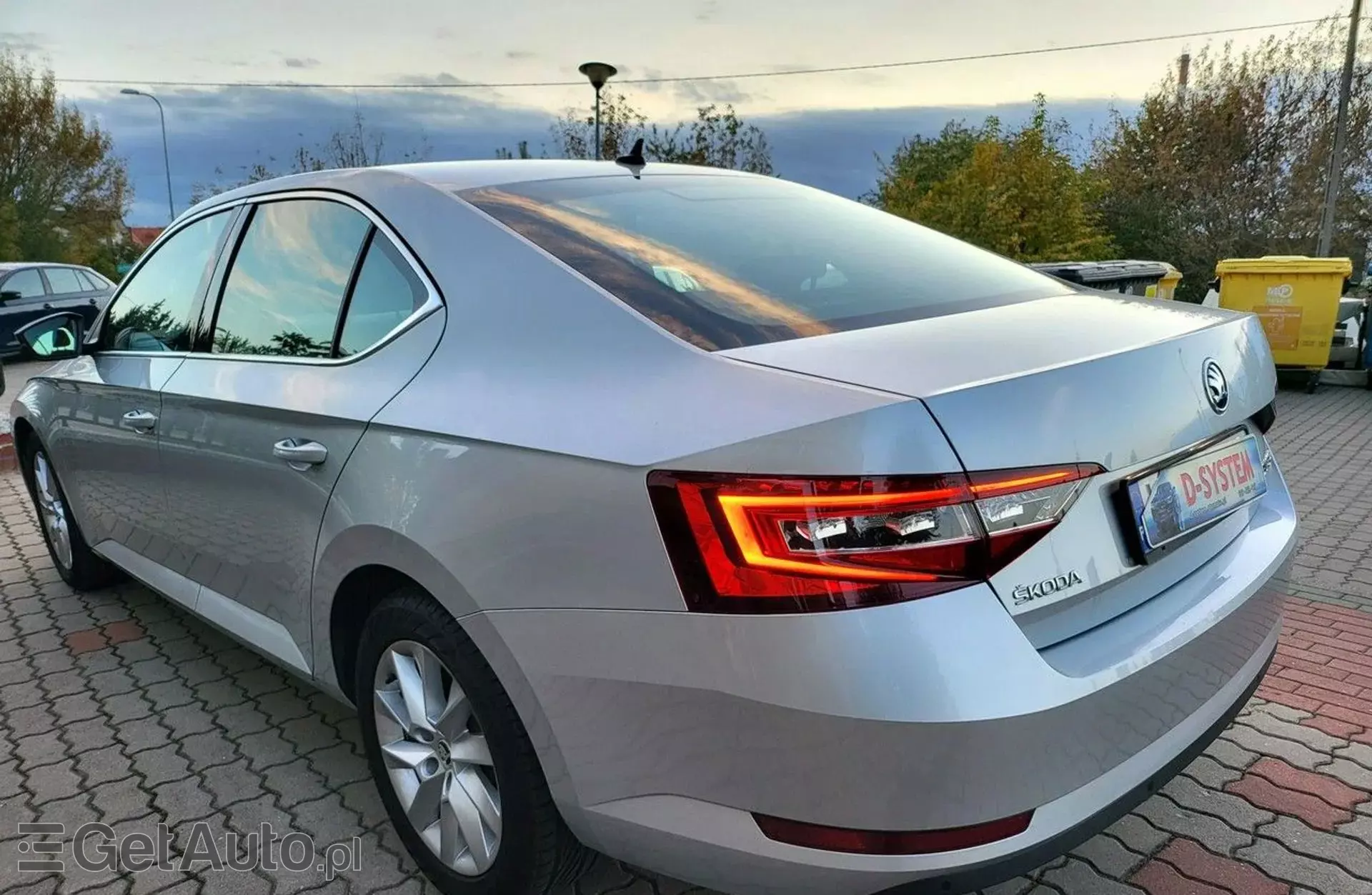 SKODA Superb 