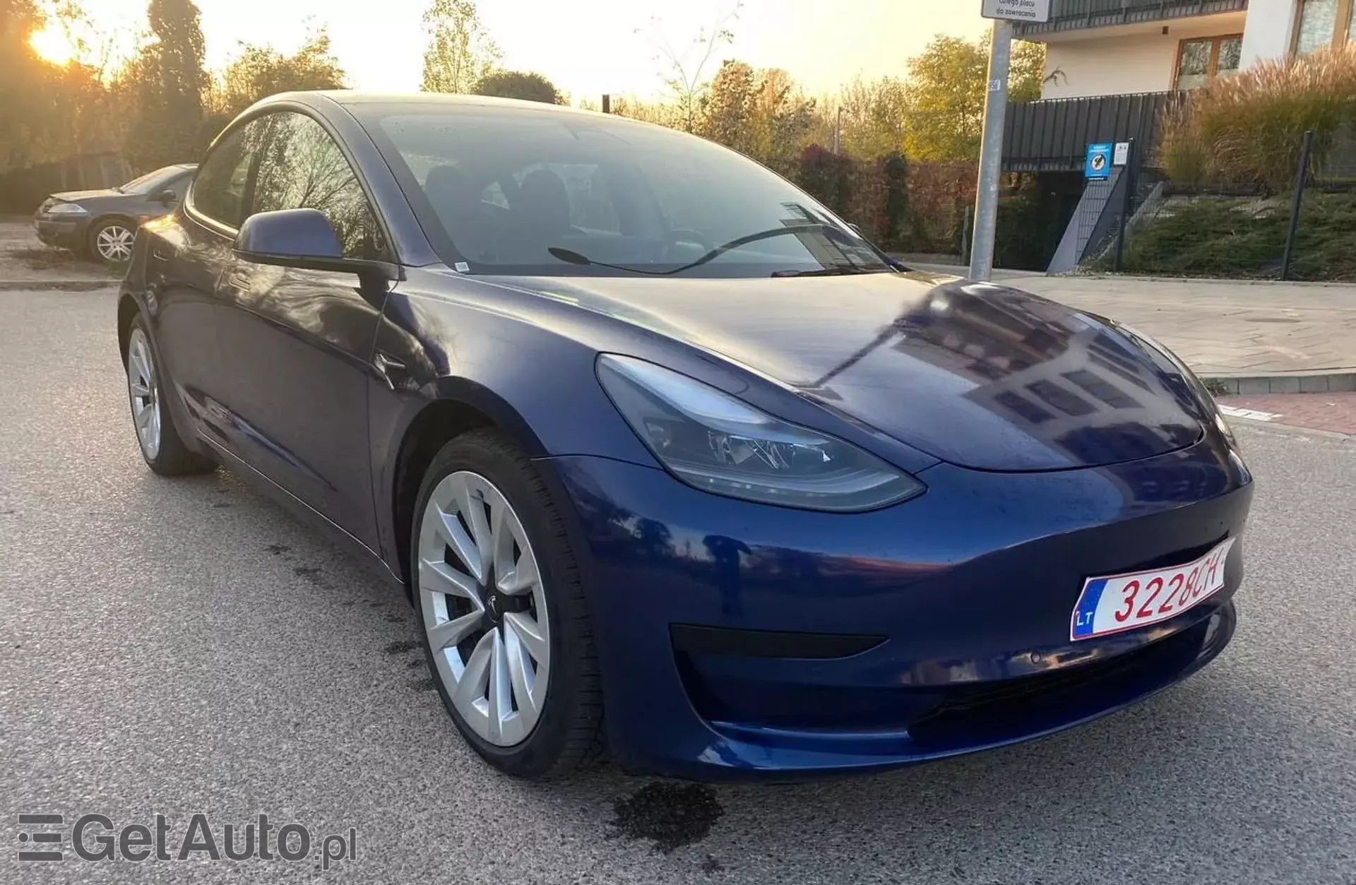 TESLA Model 3 Long Range 82 kWh (441 KM) AWD