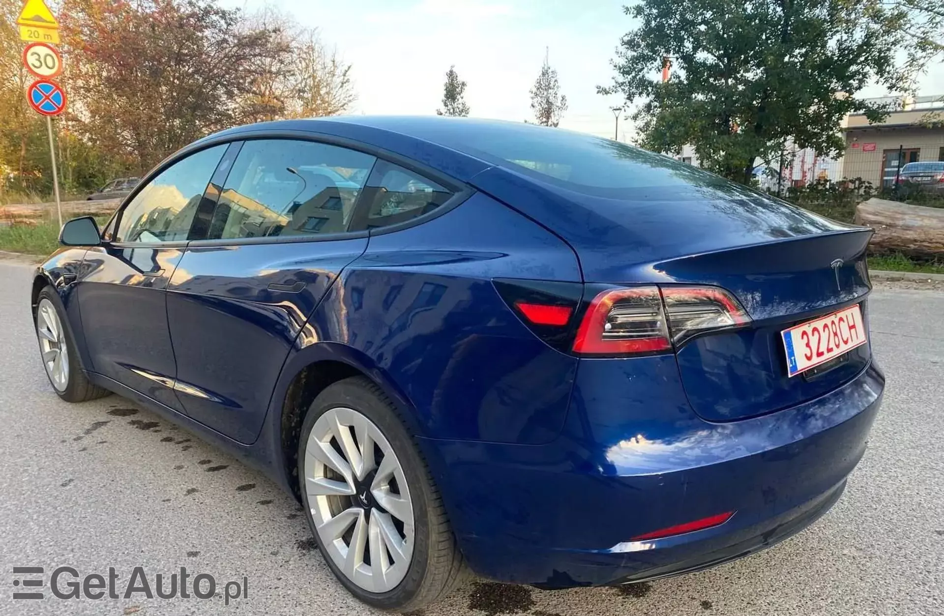 TESLA Model 3 Long Range 82 kWh (441 KM) AWD