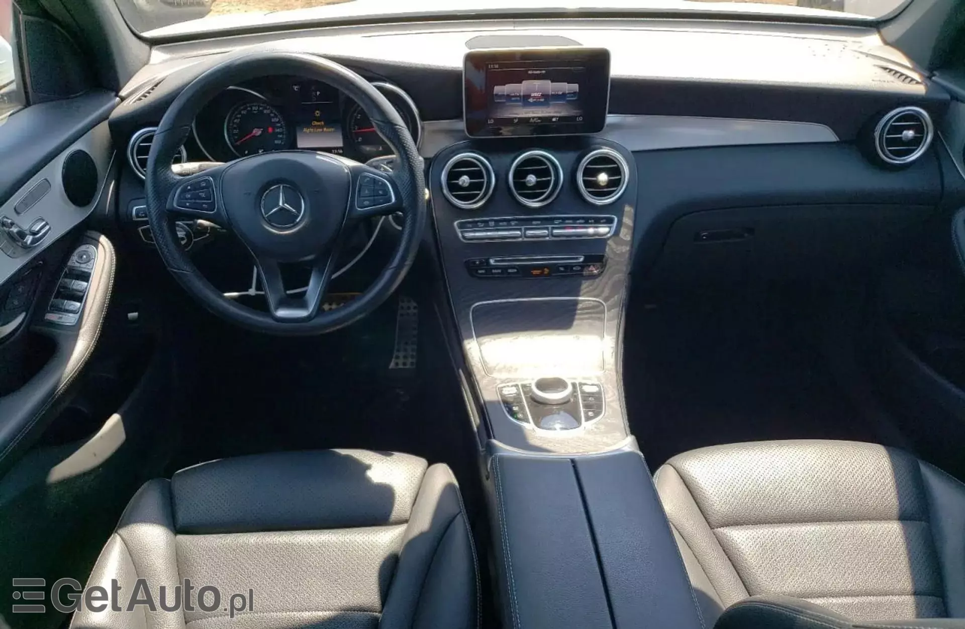 MERCEDES-BENZ GLC GLC 300 (245 KM) 4MATIC G-TRONIC