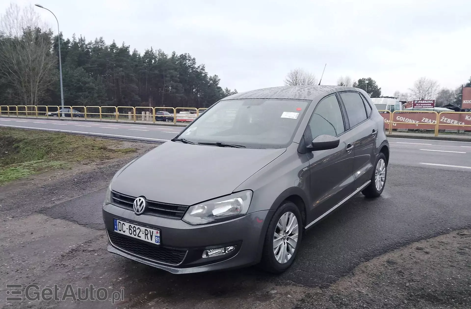 VOLKSWAGEN Polo 