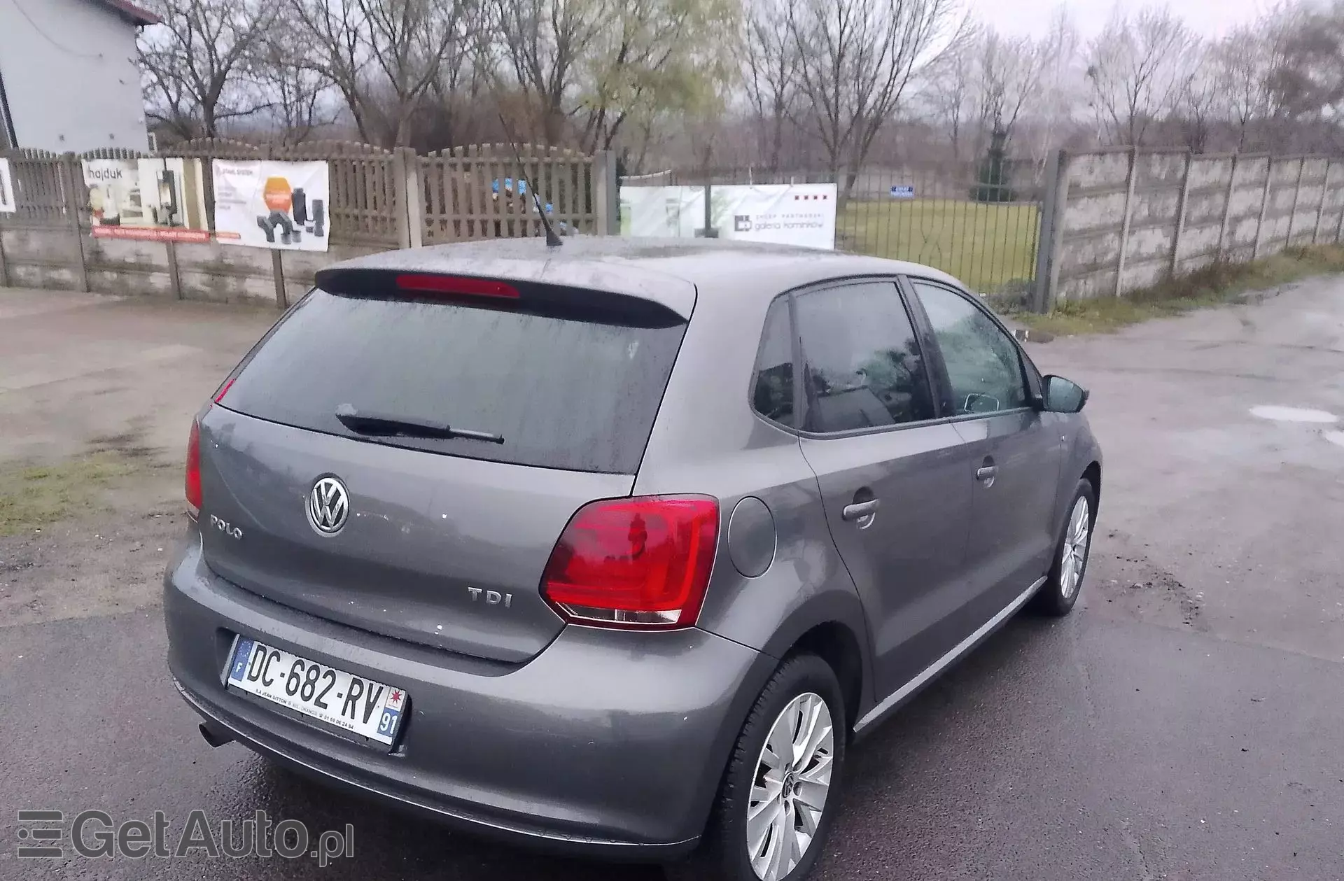 VOLKSWAGEN Polo 