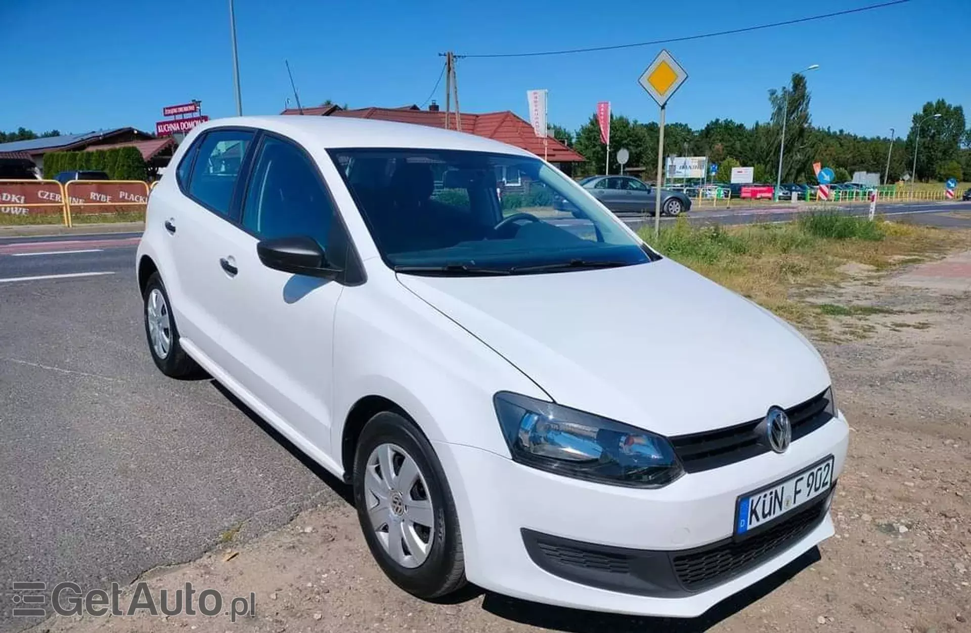 VOLKSWAGEN Polo 