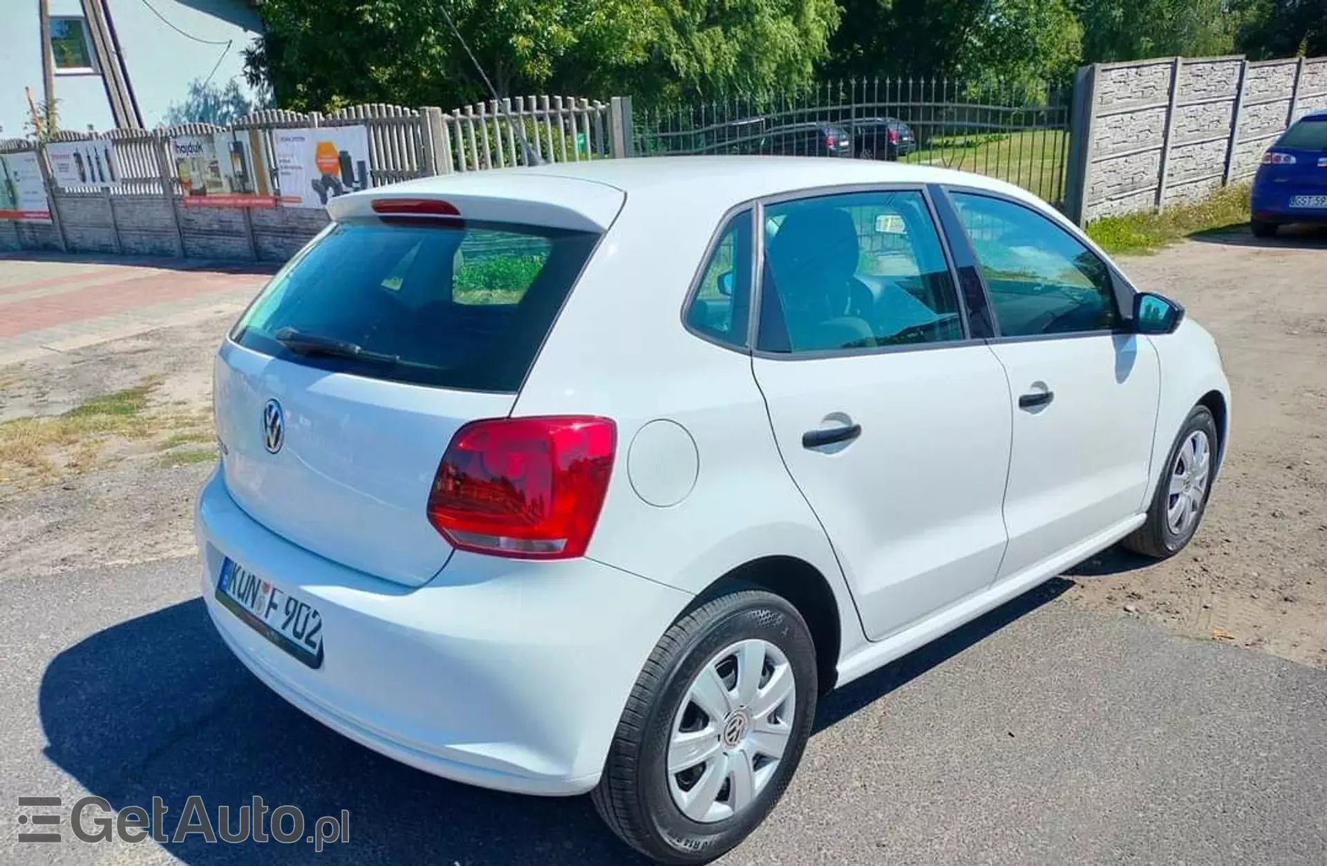 VOLKSWAGEN Polo 