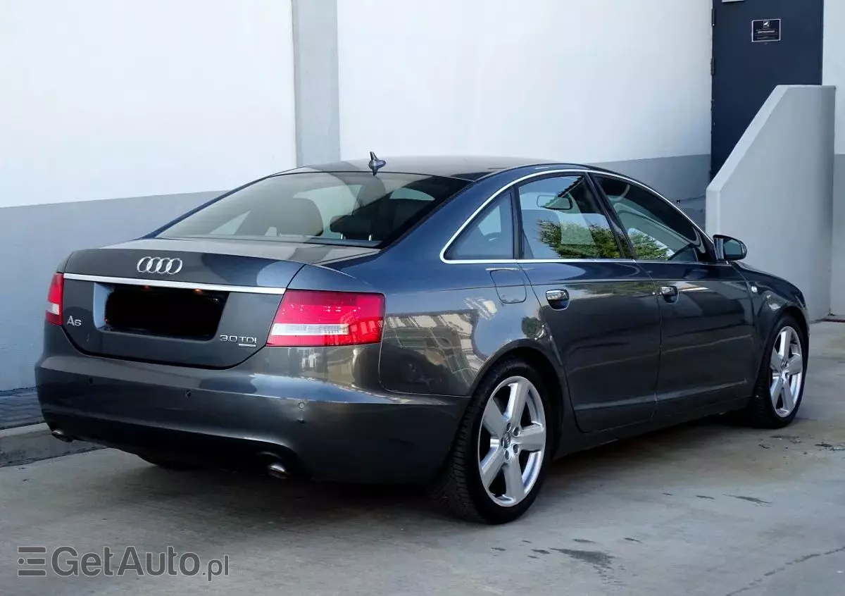 AUDI A6 3.0 TDI DPF quattro tiptronic