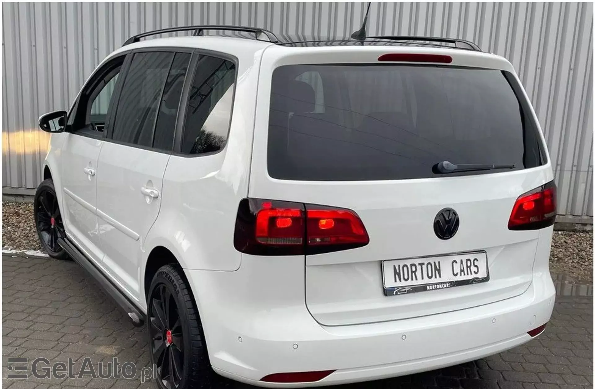 VOLKSWAGEN Touran 