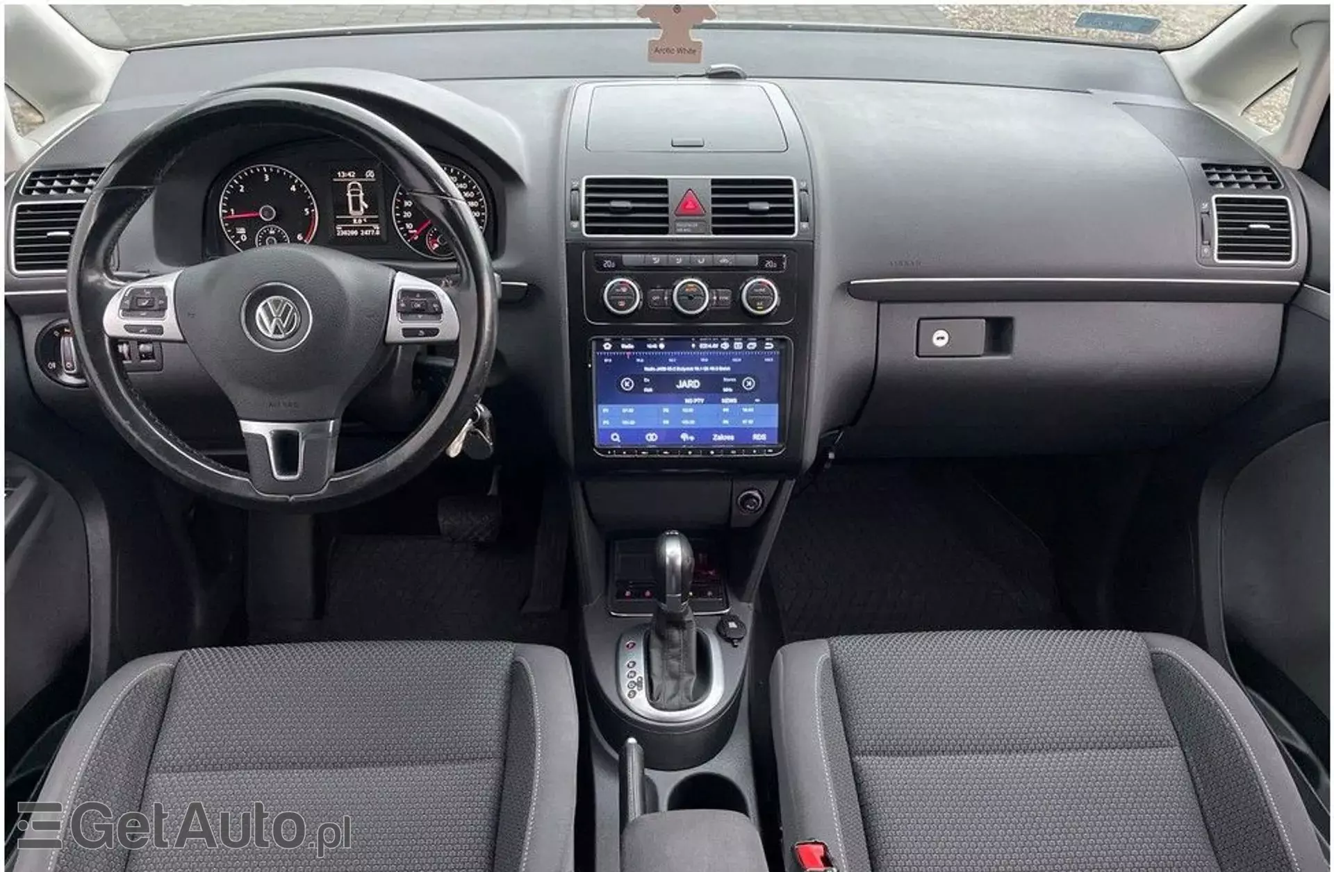 VOLKSWAGEN Touran 