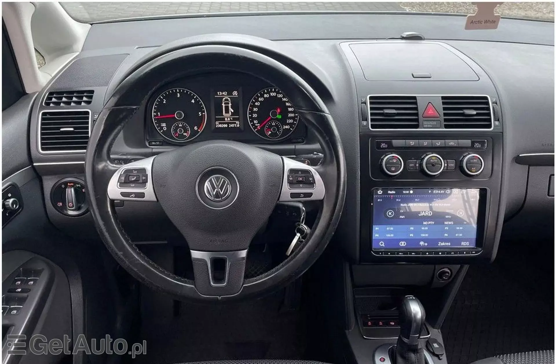 VOLKSWAGEN Touran 