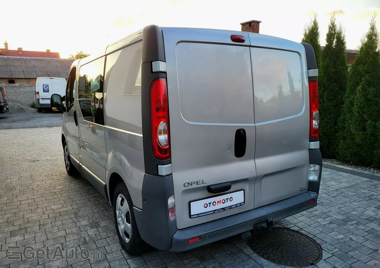 OPEL Vivaro 