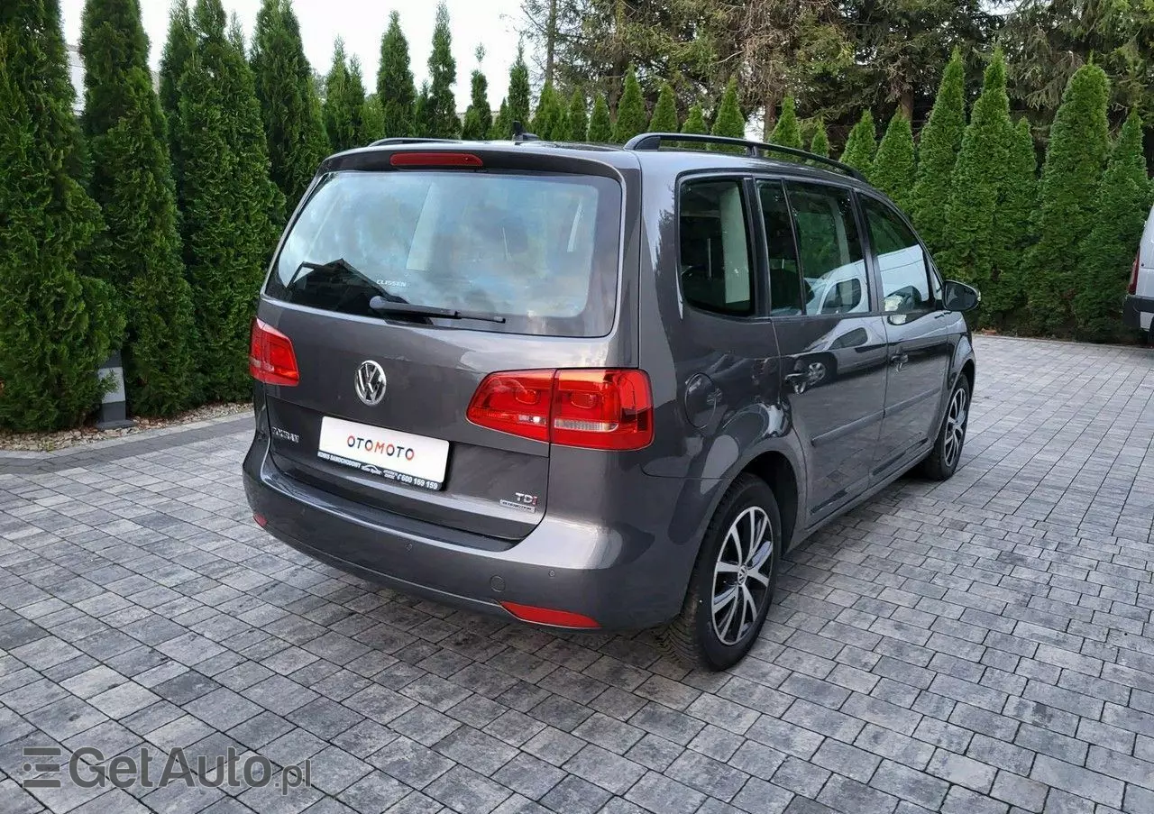 VOLKSWAGEN Touran 