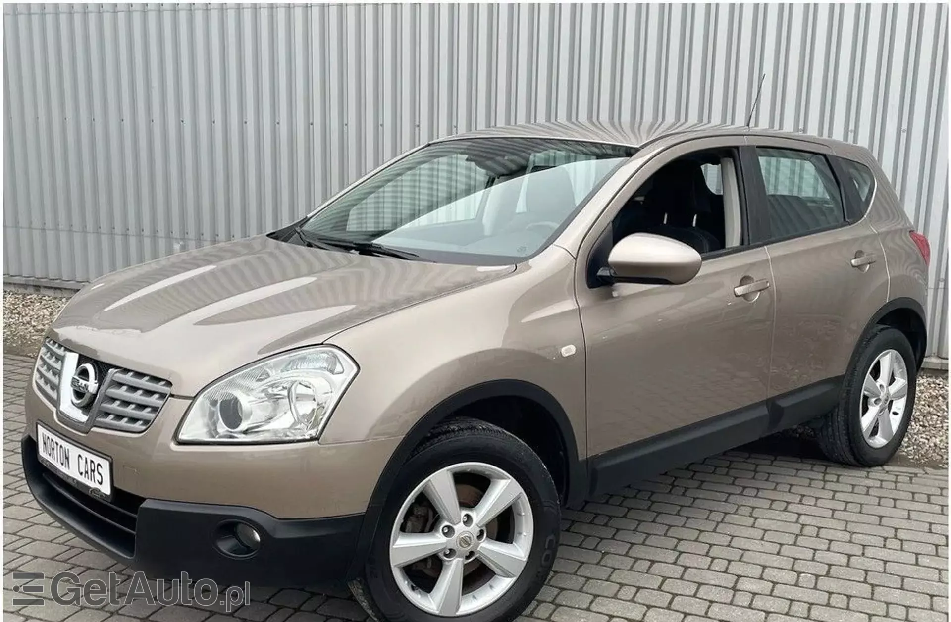 NISSAN Qashqai 2.0 (141 KM)