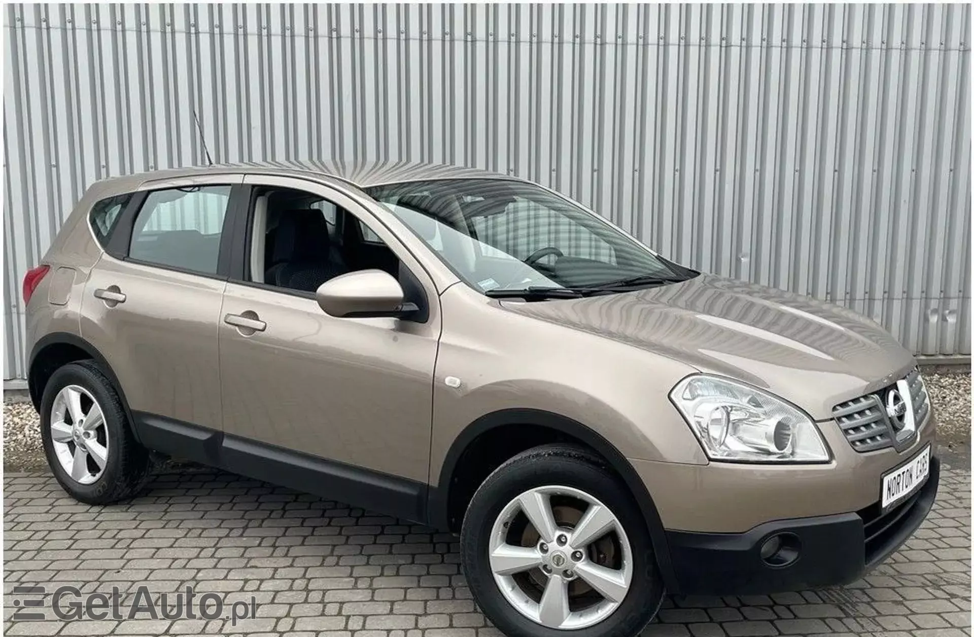 NISSAN Qashqai 2.0 (141 KM)