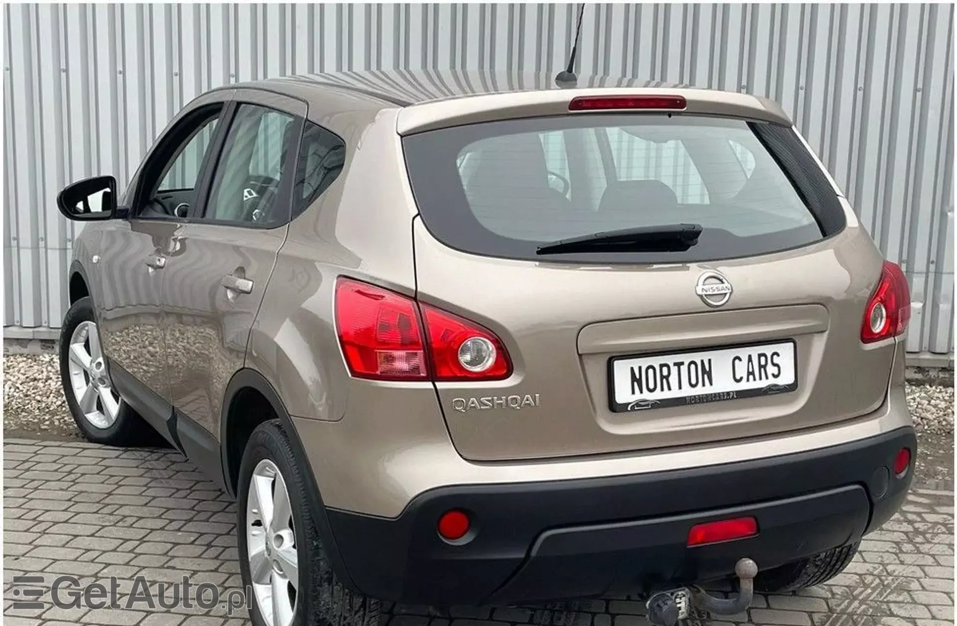 NISSAN Qashqai 2.0 (141 KM)