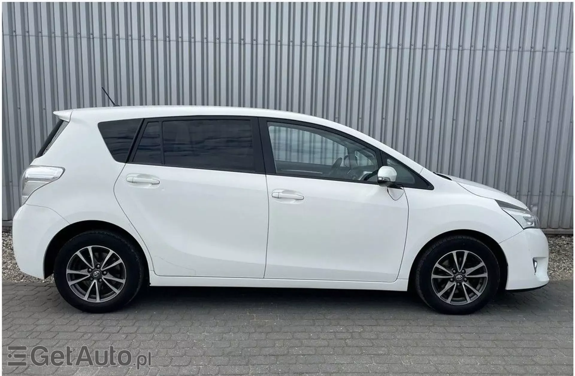 TOYOTA Verso 2.0 D-4D DPF (124 KM)