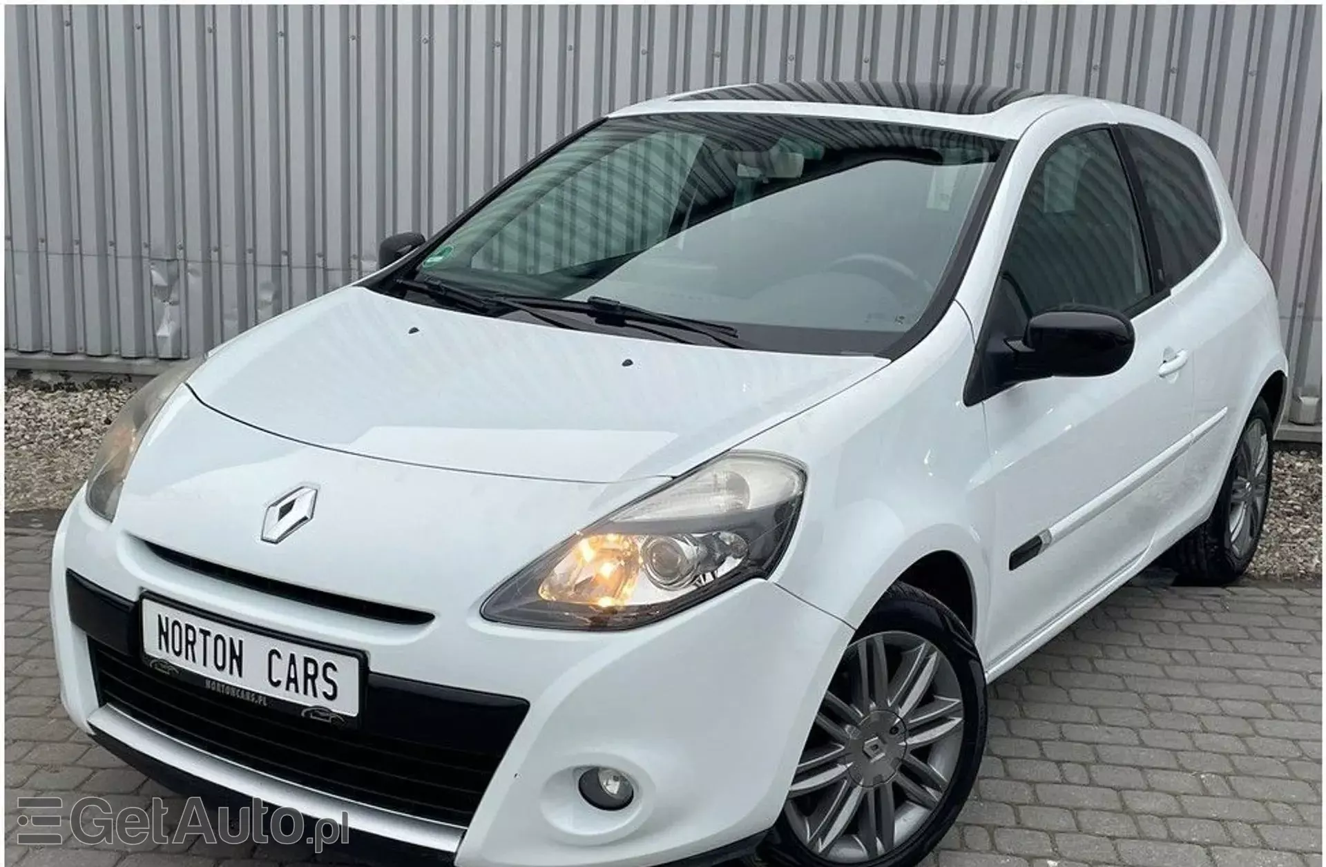 RENAULT Clio 1.2i 16V (75 KM)