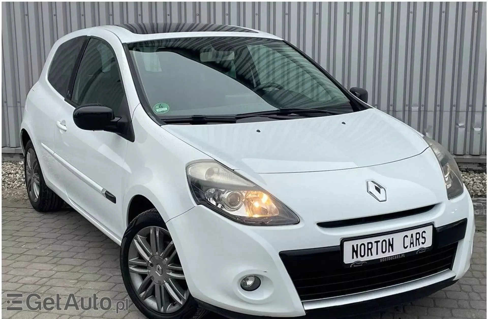 RENAULT Clio 1.2i 16V (75 KM)