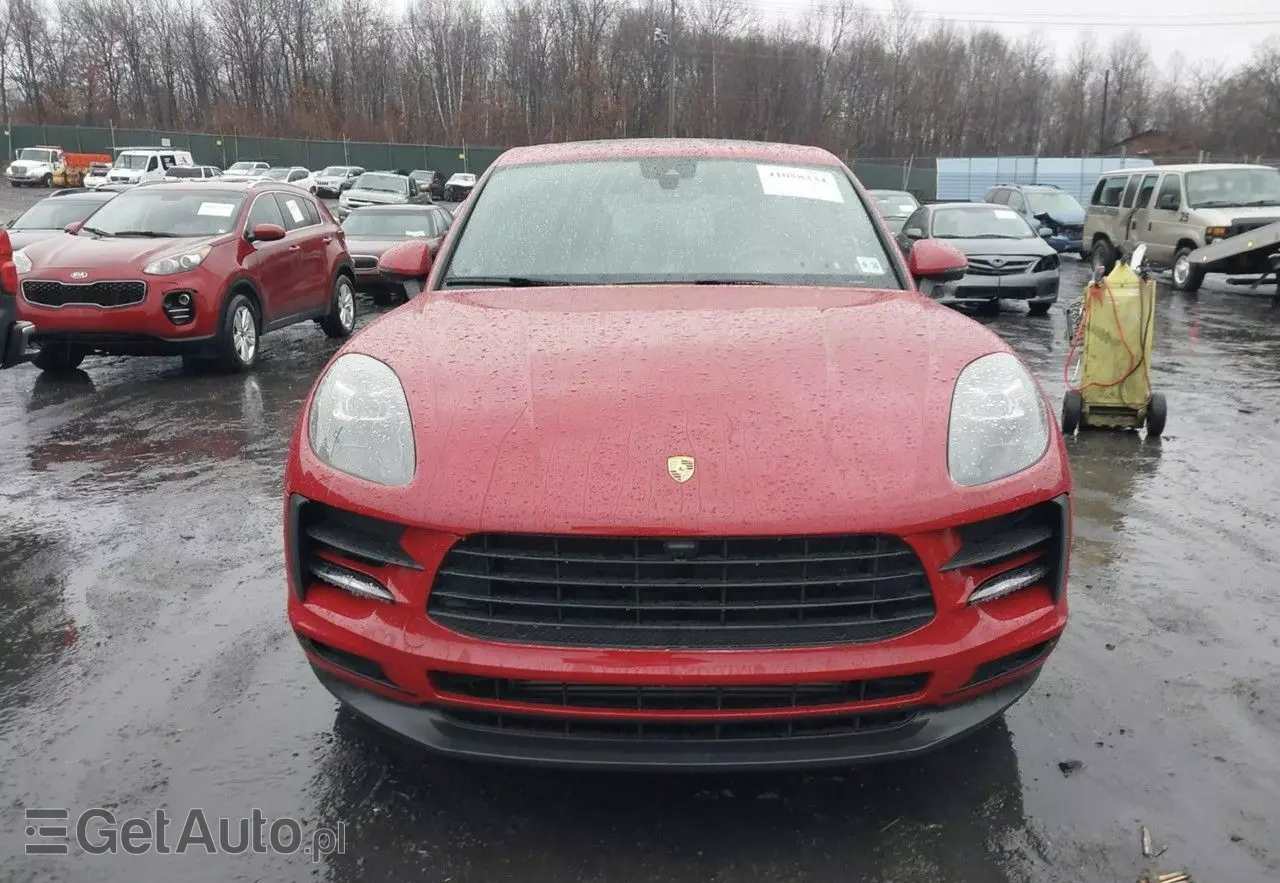 PORSCHE Macan 