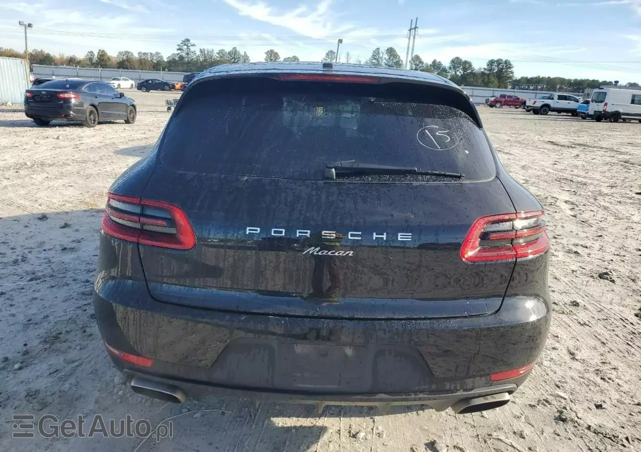 PORSCHE Macan 