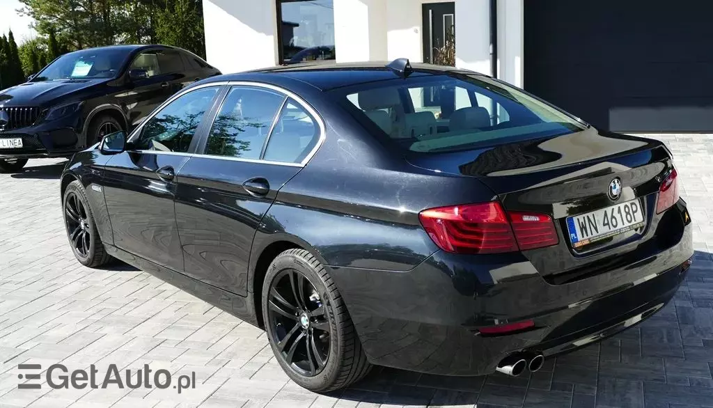 BMW Seria 5 520d xDrive Luxury Line