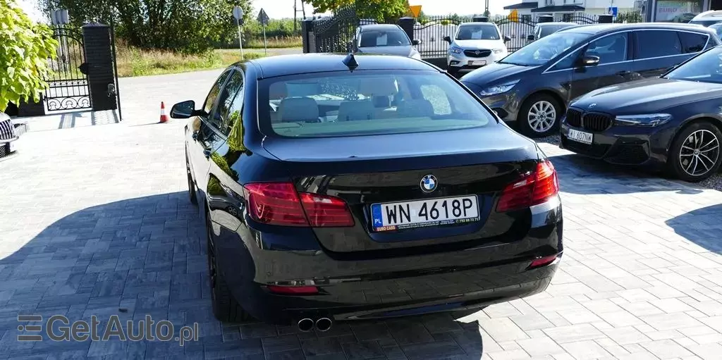 BMW Seria 5 520d xDrive Luxury Line