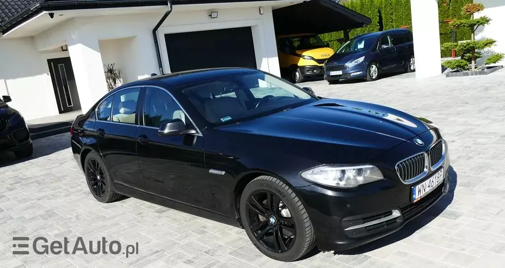 BMW Seria 5 520d xDrive Luxury Line