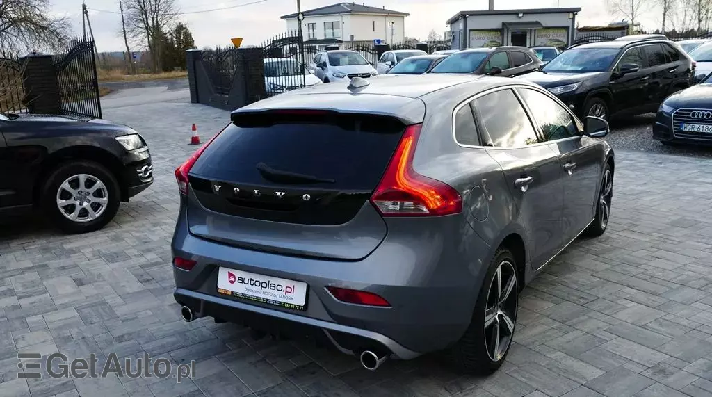 VOLVO V40 D2 Drive-E R-Design Kinetic