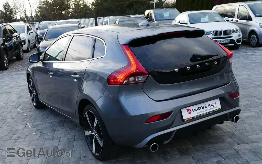 VOLVO V40 D2 Drive-E R-Design Kinetic