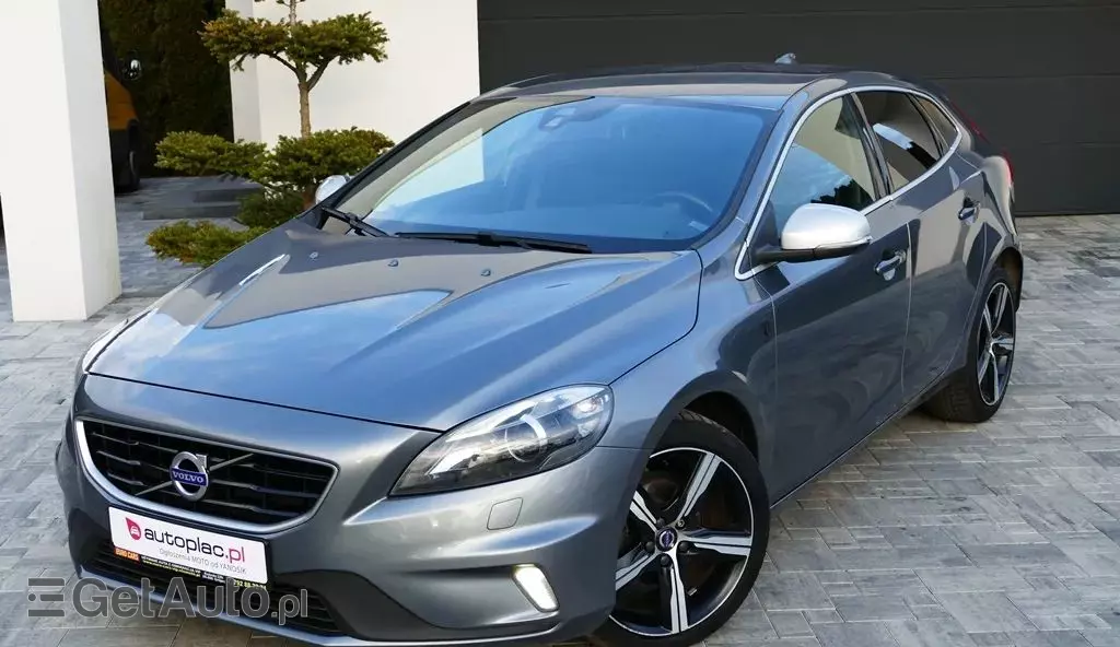 VOLVO V40 D2 Drive-E R-Design Kinetic