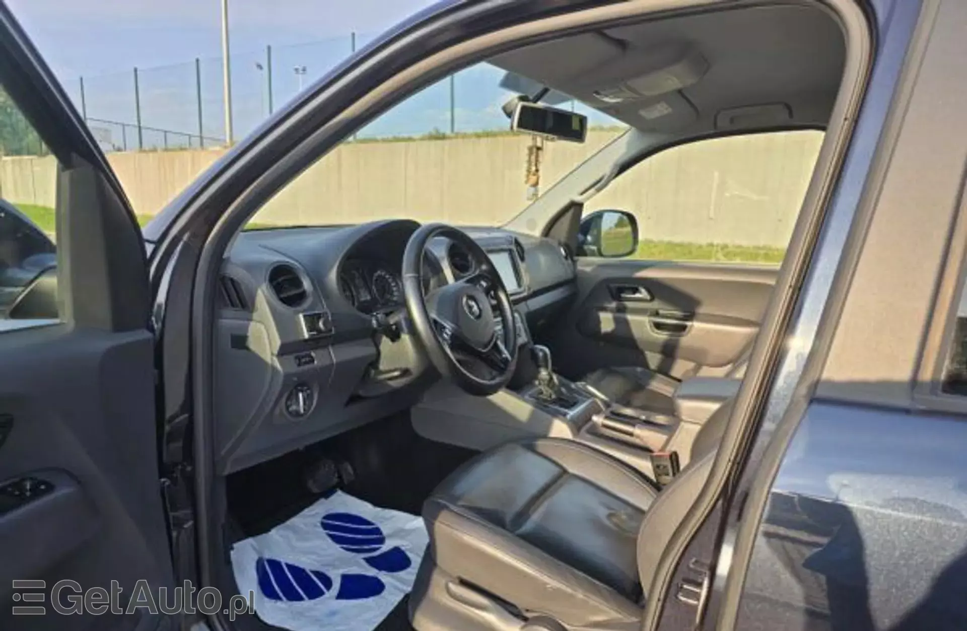 VOLKSWAGEN Amarok 