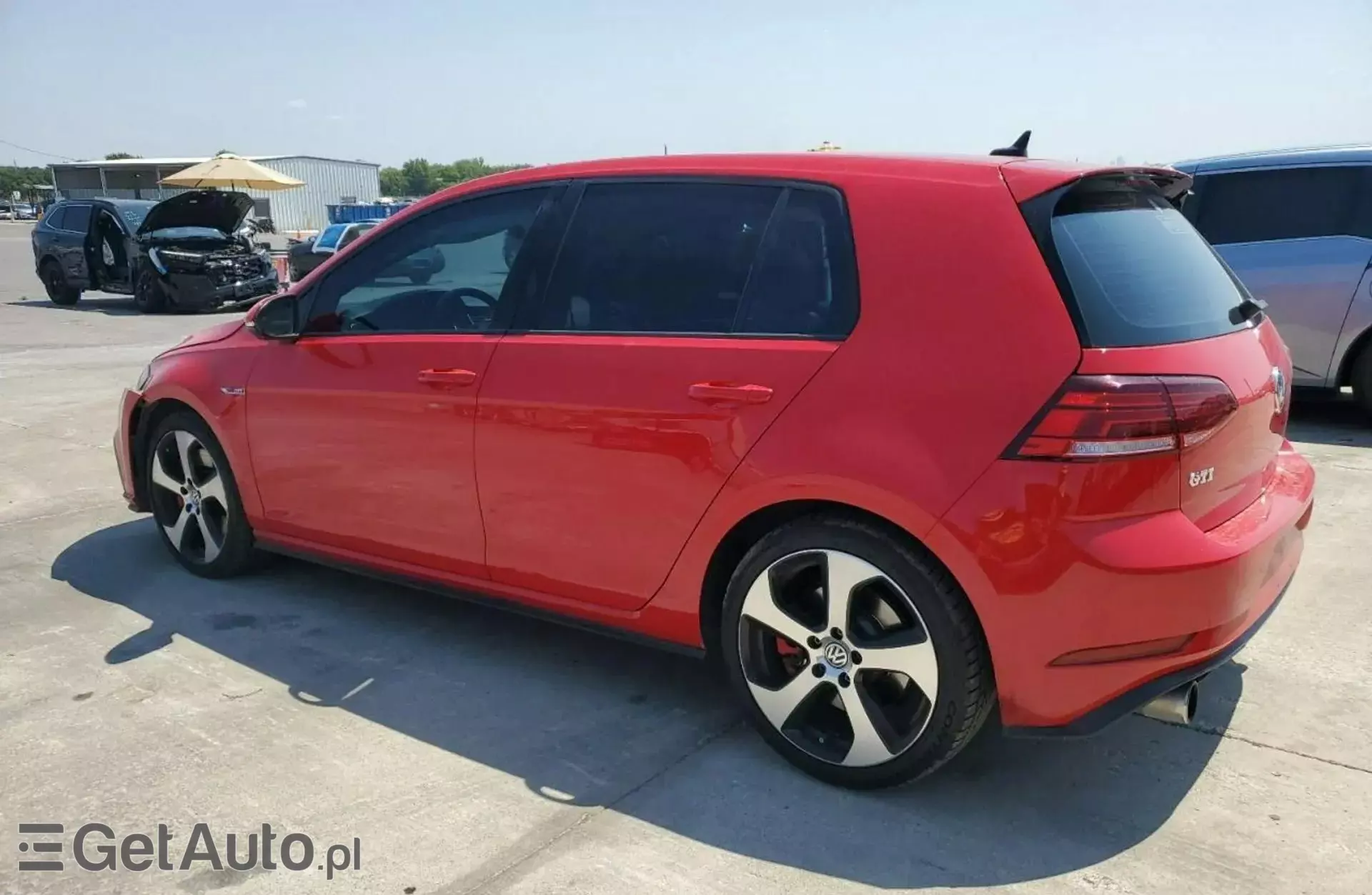 VOLKSWAGEN Golf 