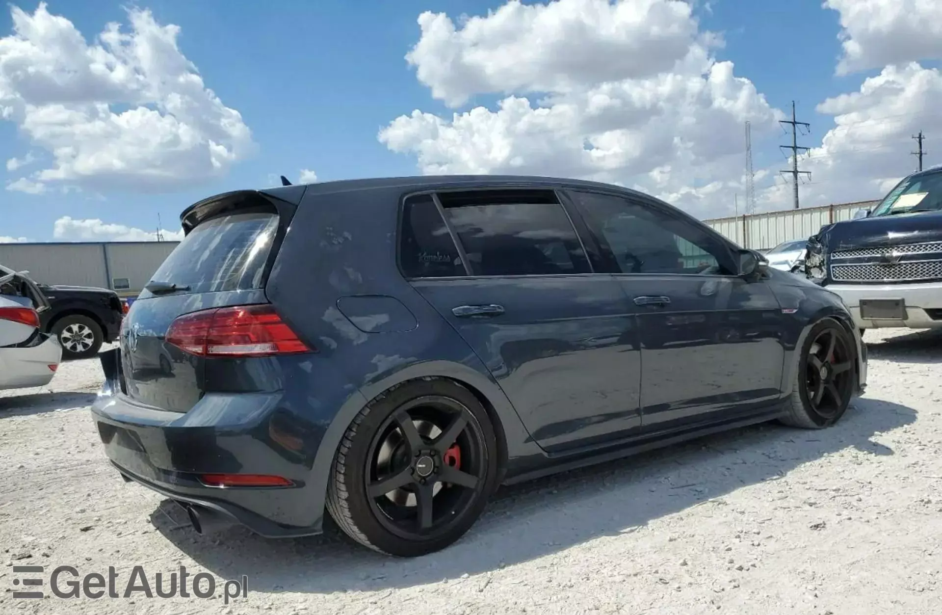 VOLKSWAGEN Golf 