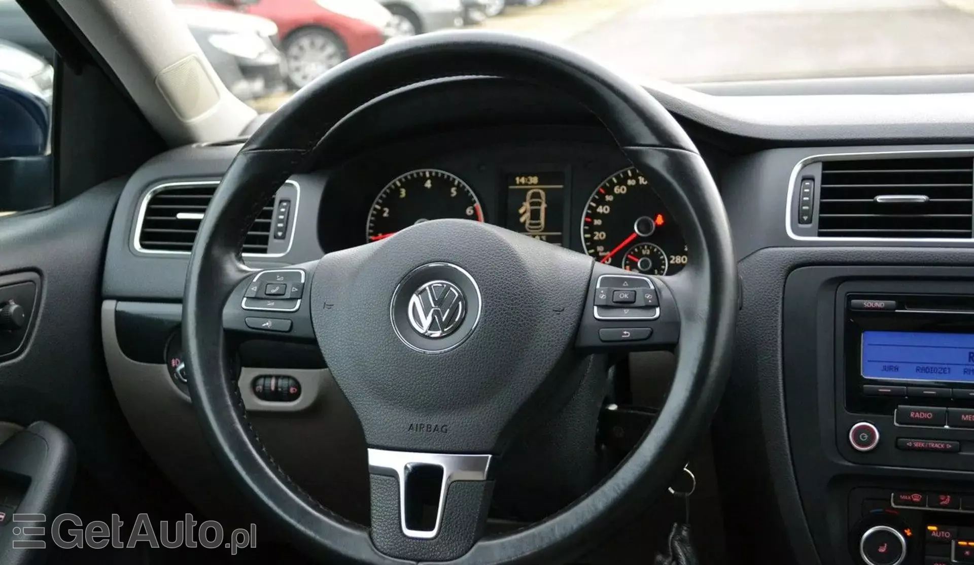 VOLKSWAGEN Jetta 