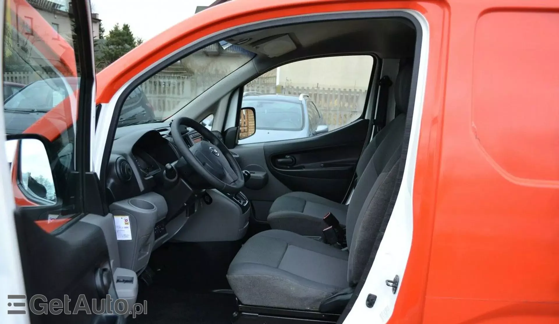 NISSAN NV200 