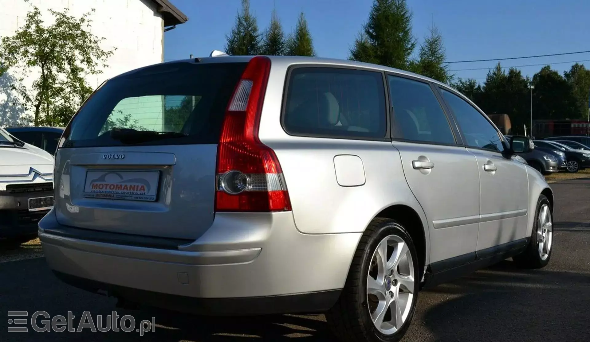 VOLVO V50 