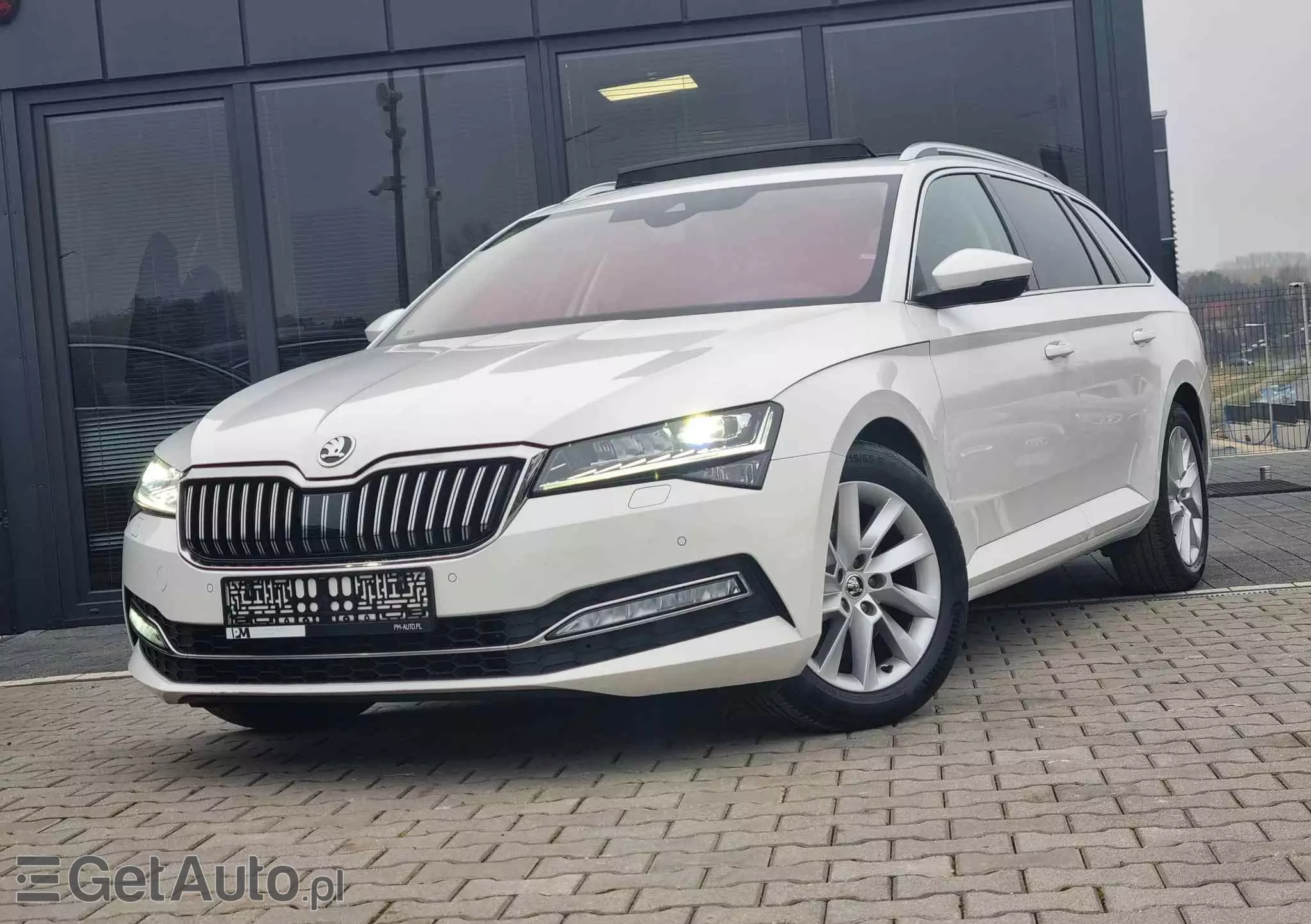 SKODA Superb 