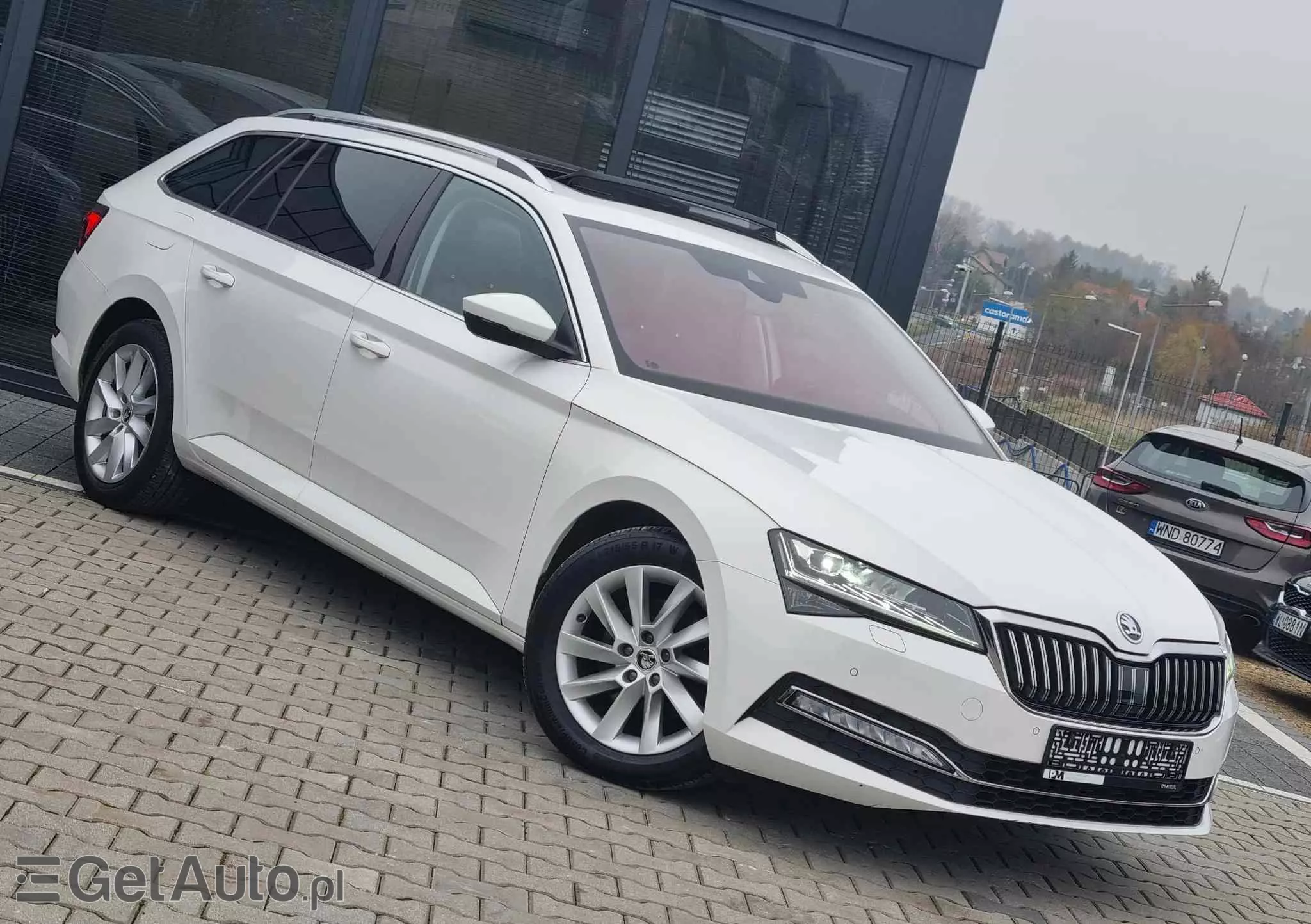 SKODA Superb 