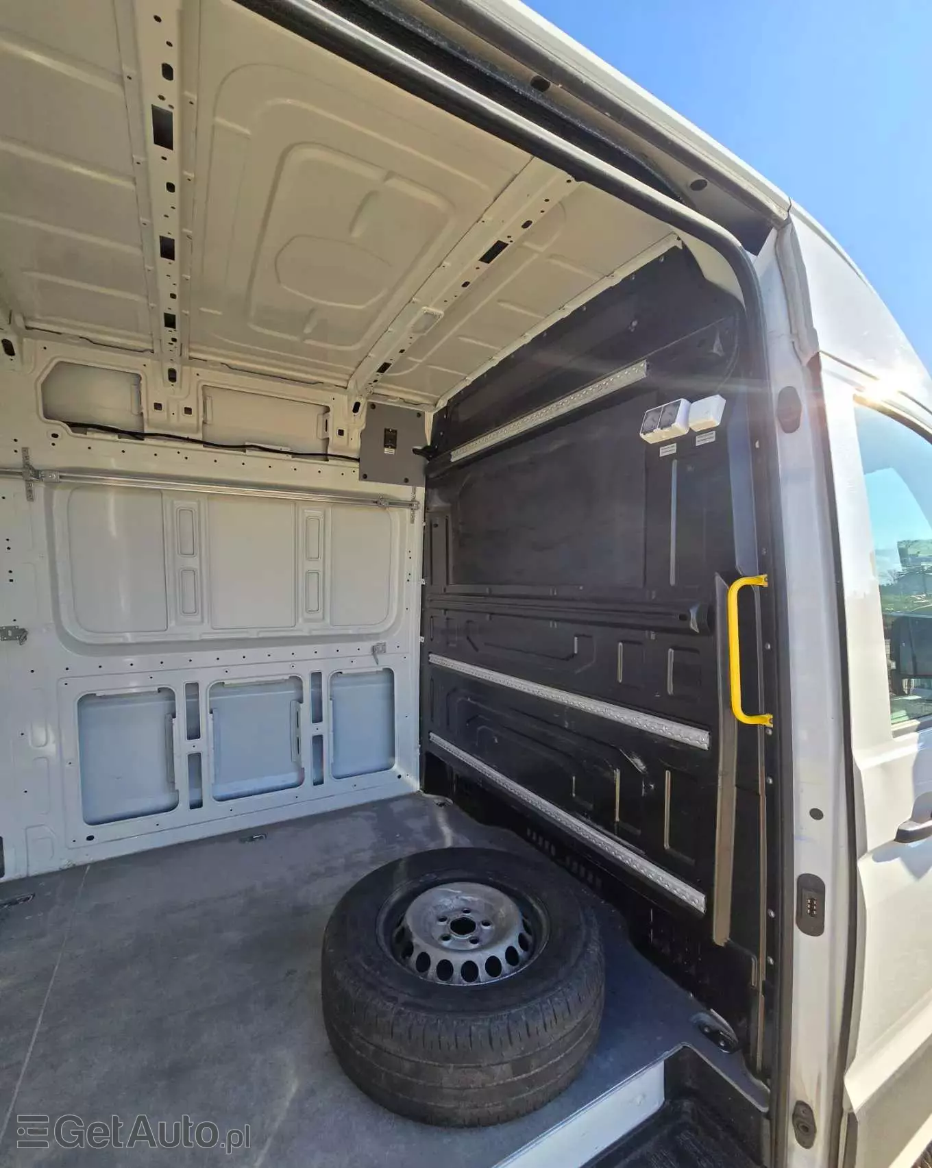 VOLKSWAGEN Crafter 