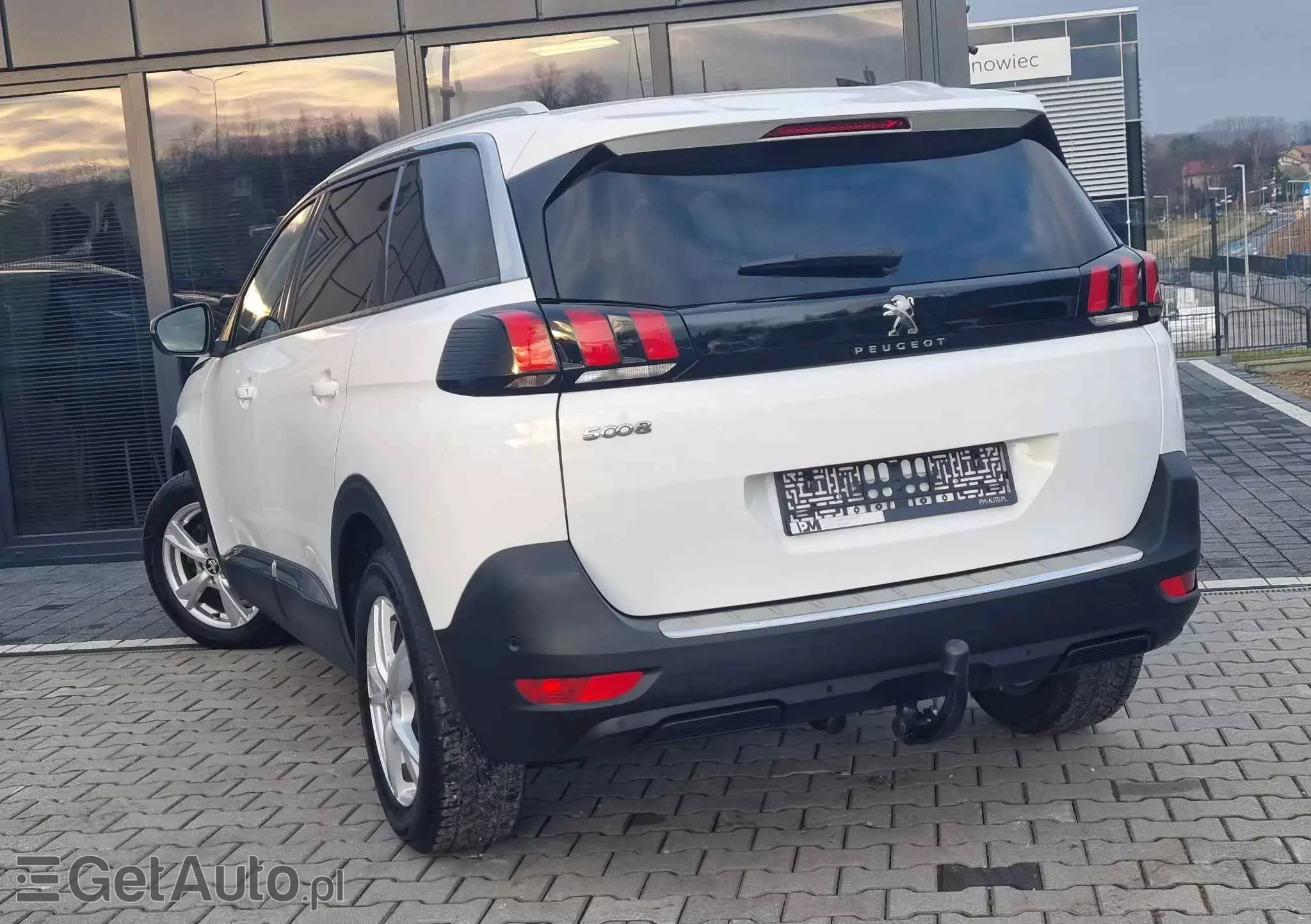 PEUGEOT 5008 