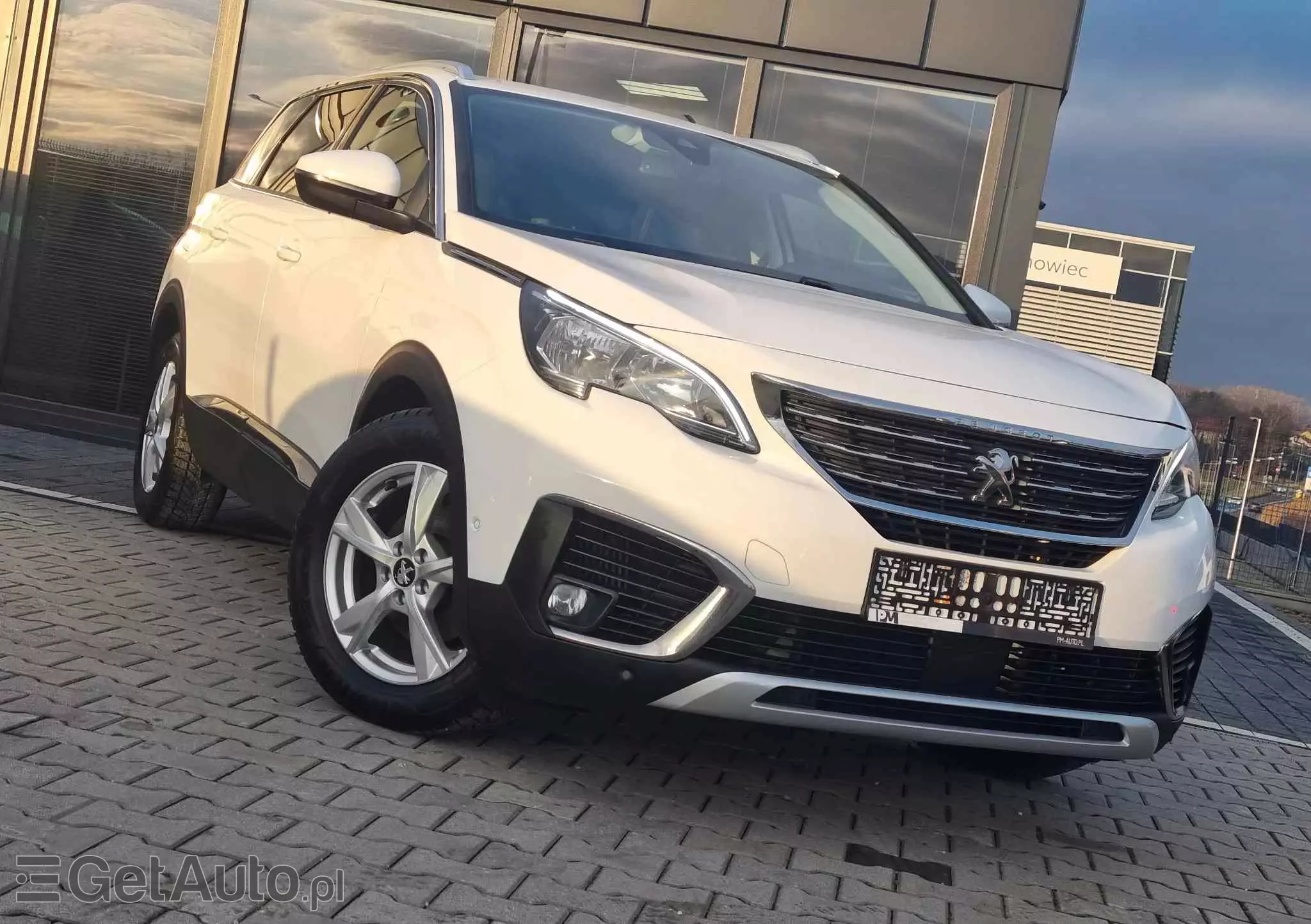 PEUGEOT 5008 