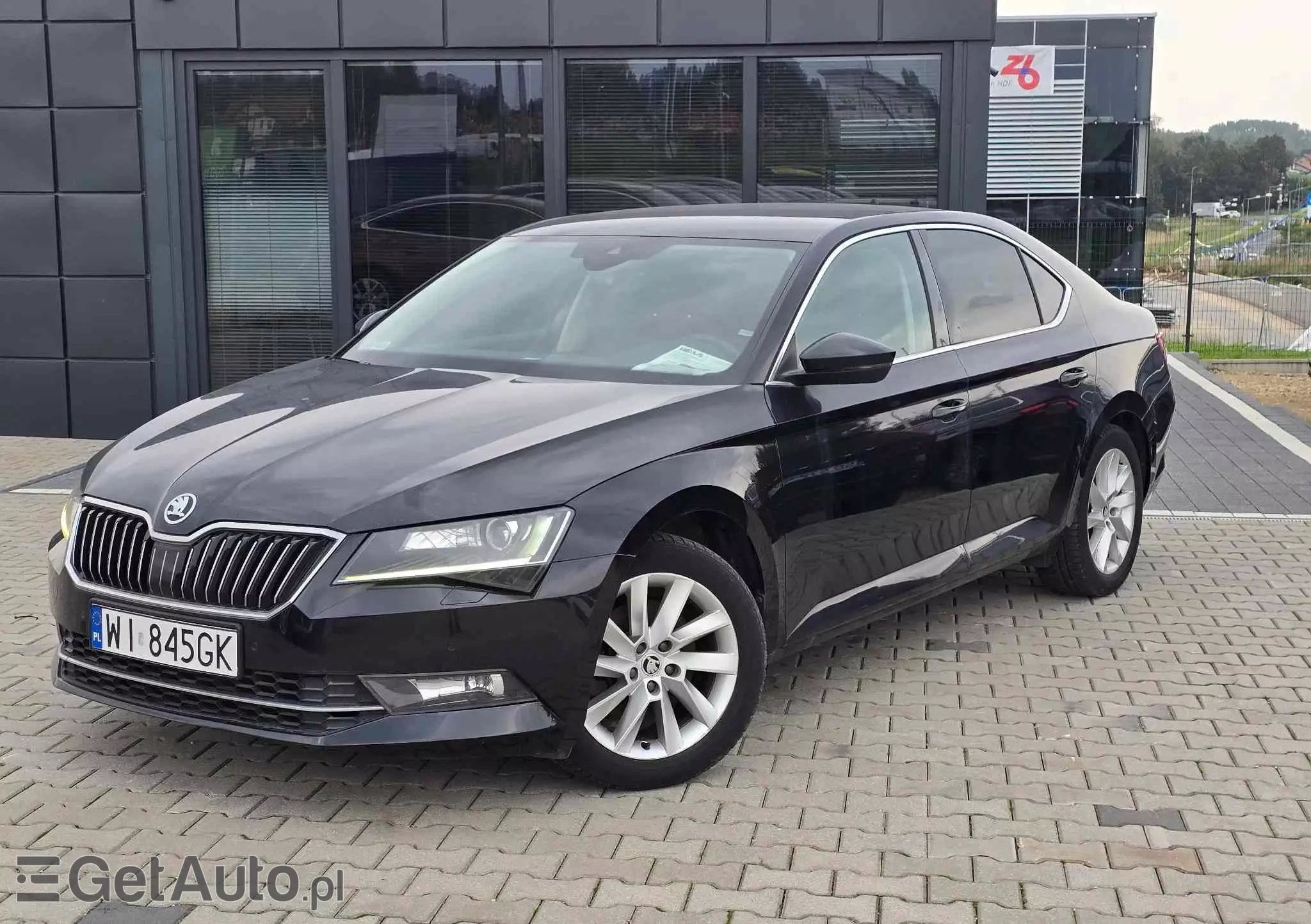 SKODA Superb 