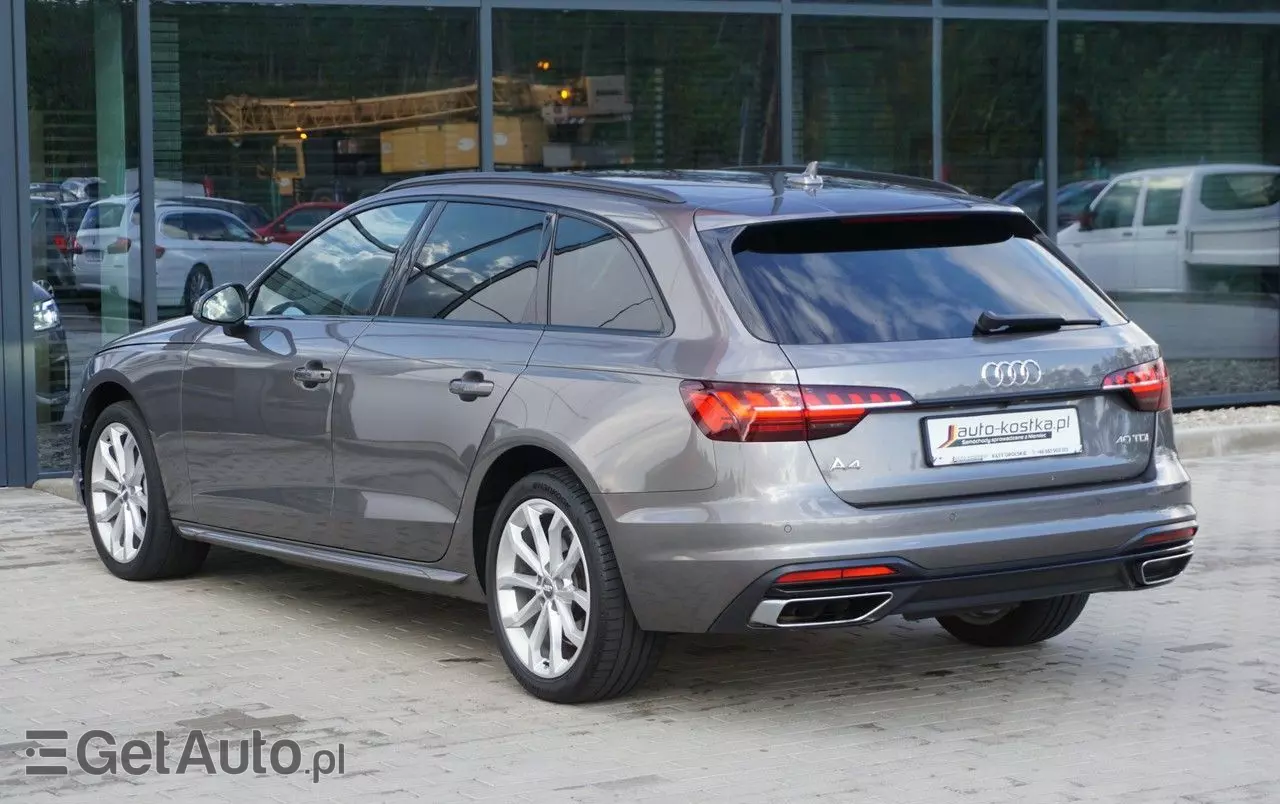 AUDI A4 40 TDI Advanced S tronic